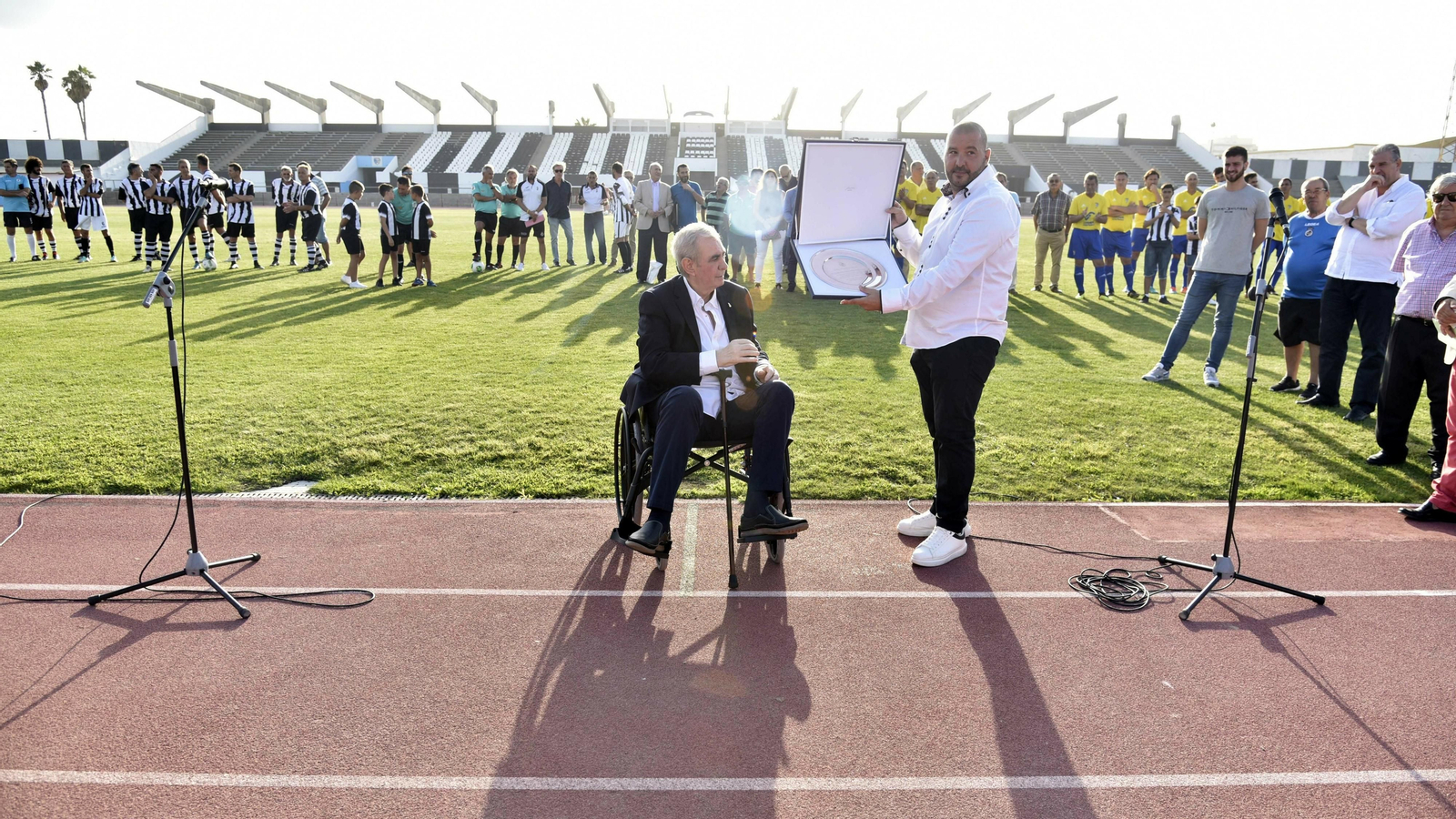 Homenaje a Alfredo Gallardo