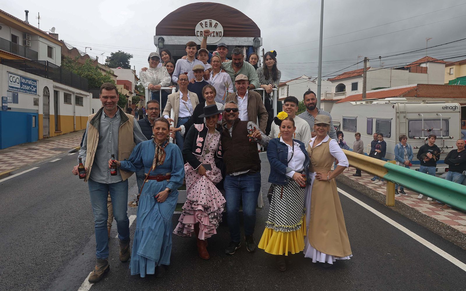 Búscate en las fotos del sábado en la romería de Los Barrios