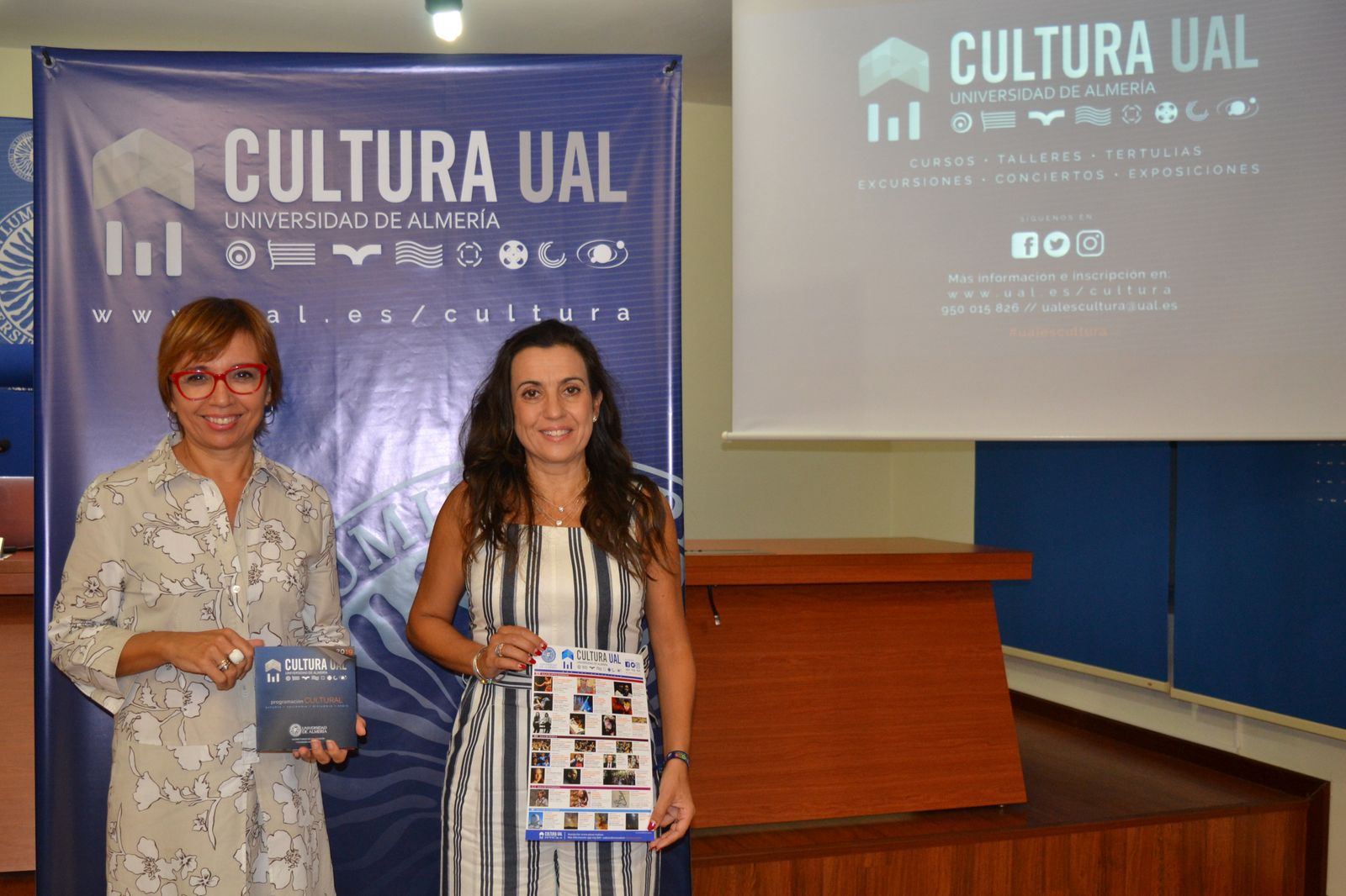 María del Mar Ruiz y Elisa Álvarez tras presentar la programación cultural de la UAL.