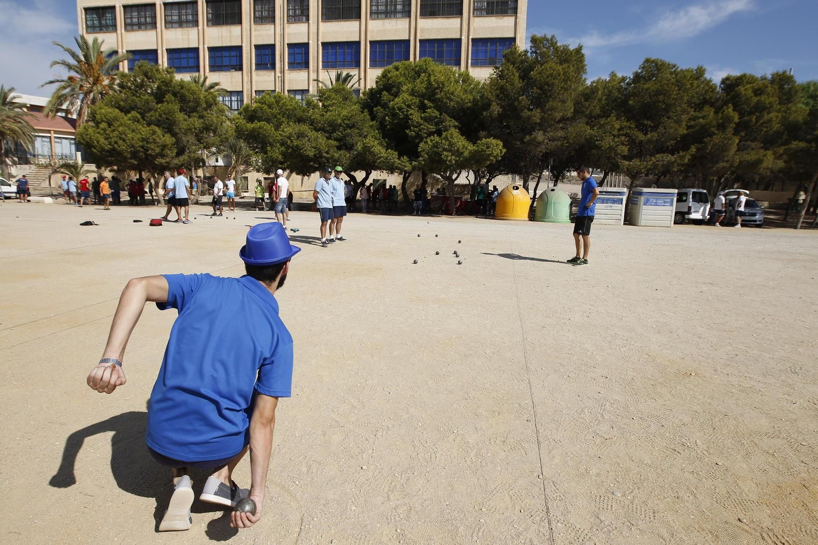 La petanca es un deporte con larga tradición.