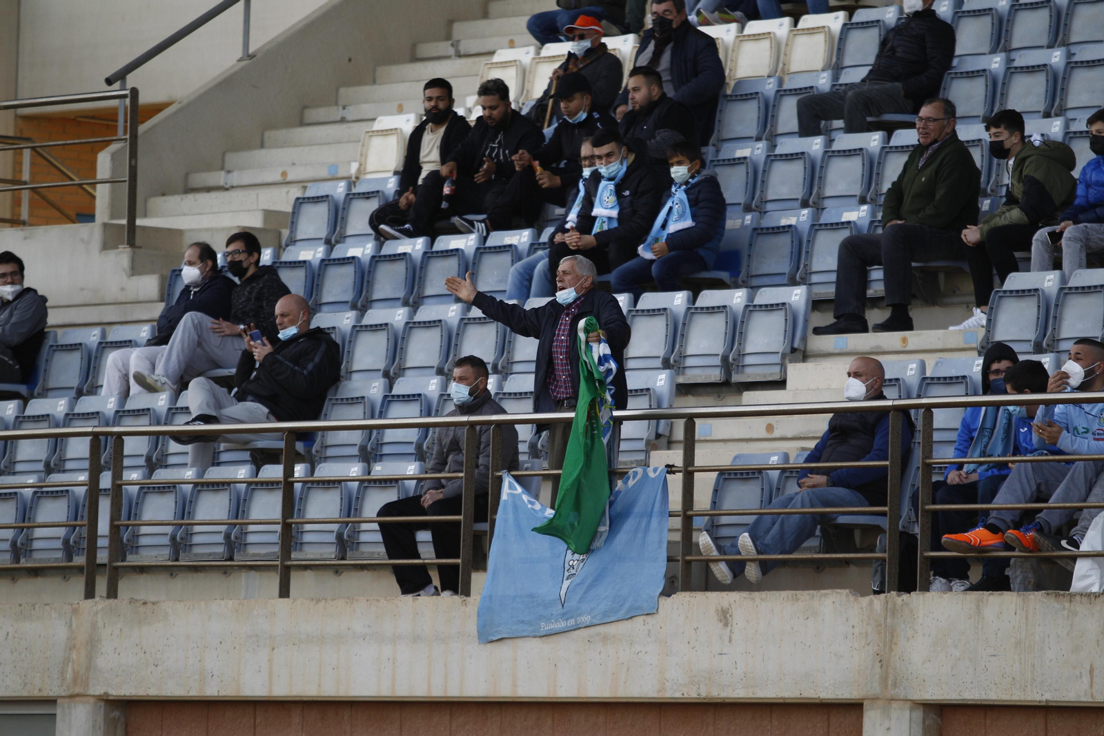 Aficionados del Poli en las gradas del estadio Santo Domingo.