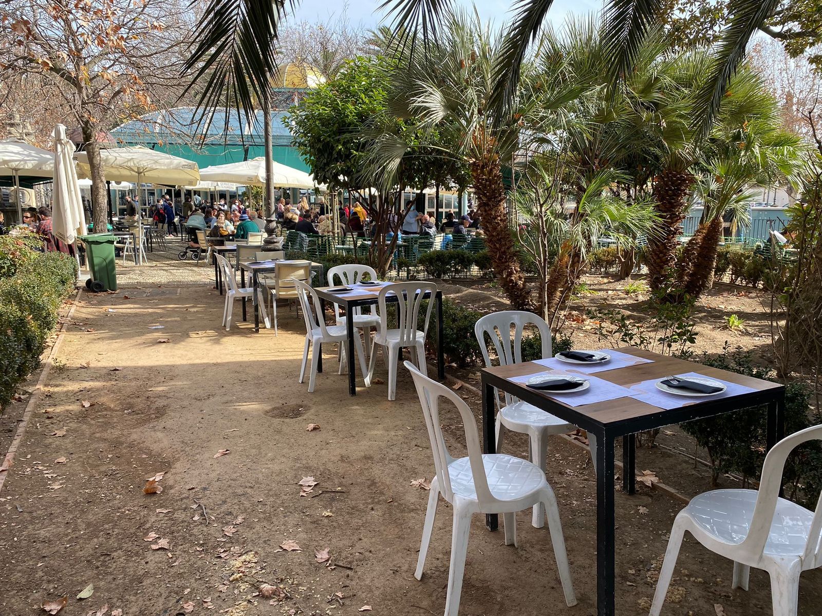 Kiosco Las Titas: permiso para 50 mesas y explota el doble