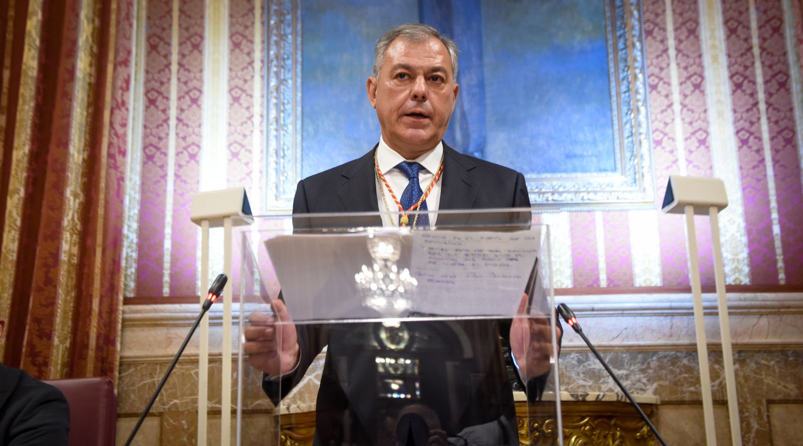 La investidura de José Luis Sanz como alcalde de Sevilla, en imágenes