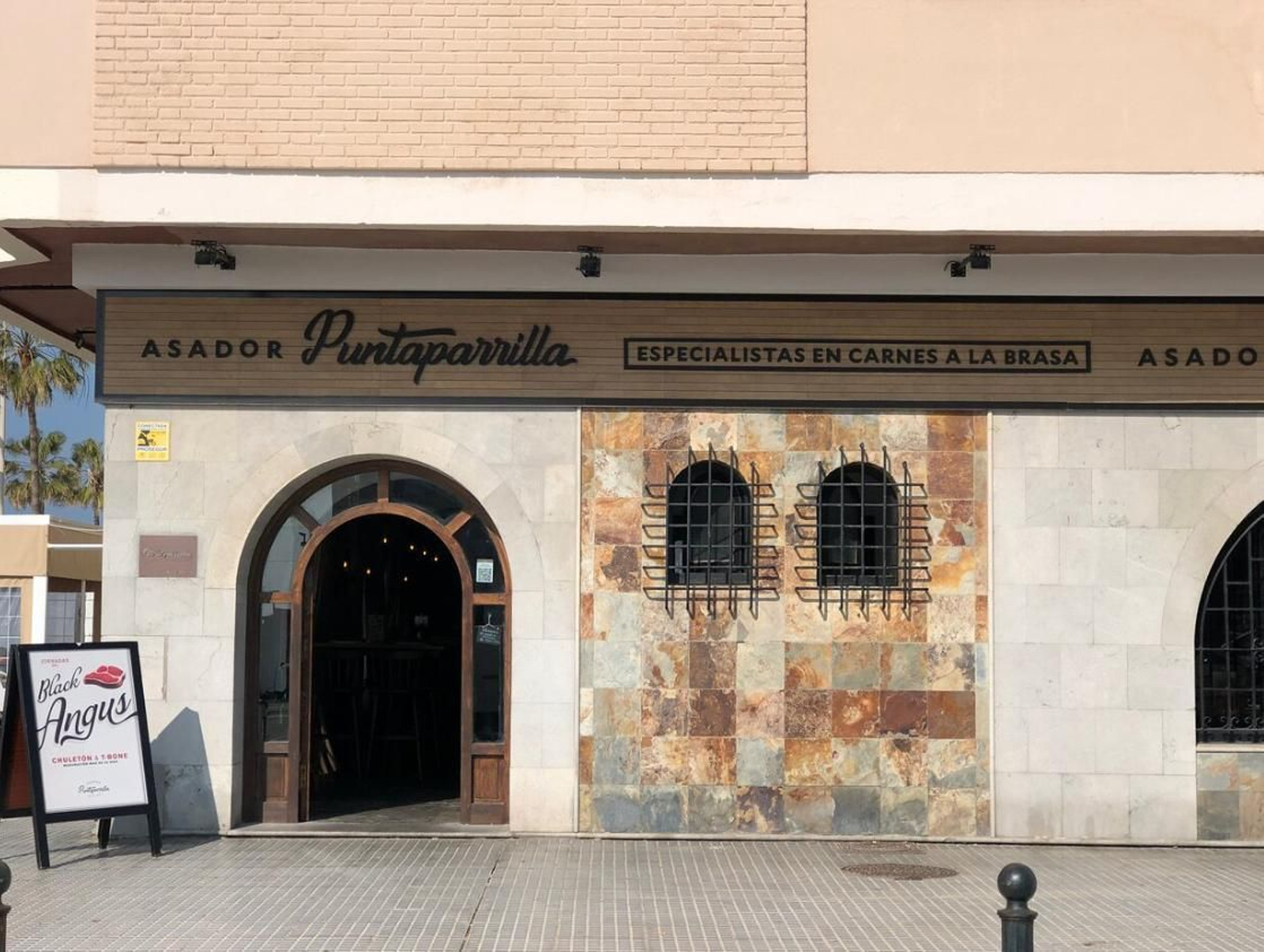 Puntaparrilla, Paseo Marítimo, 32 Esquina Glorieta de Cortadura, Cádiz