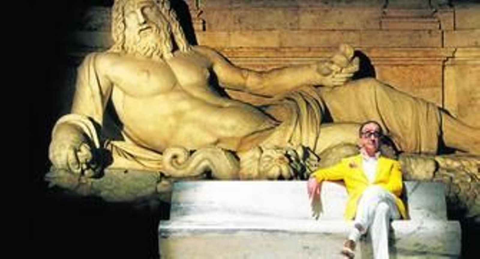 Toni Servillo, soberbio en su papel de Virgilio de los infiernos/purgatorios/paraísos de la Roma contemporánea.