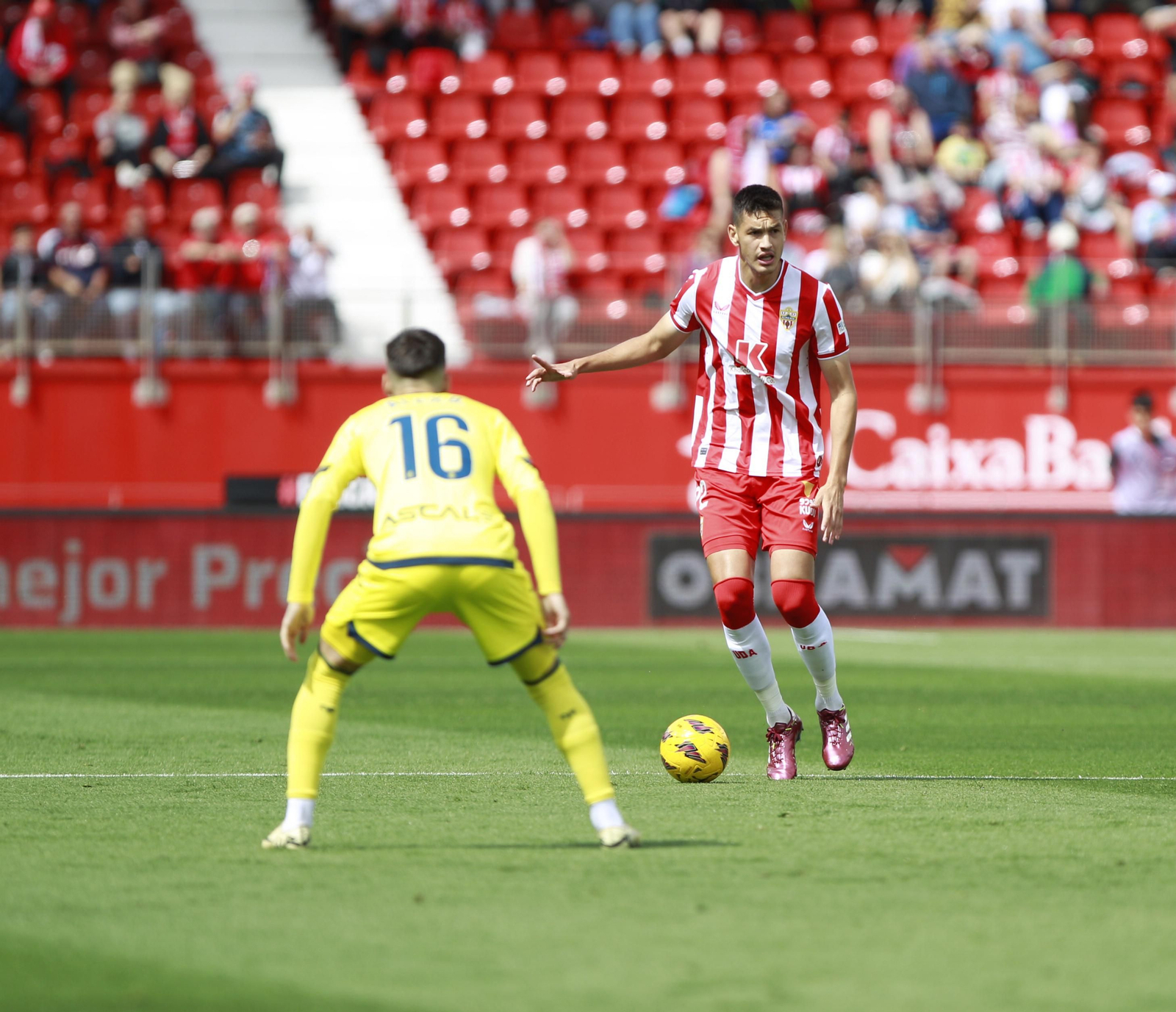 Las mejores imágenes del partido de fútbol U.D. Almería-Villarreal C.F.