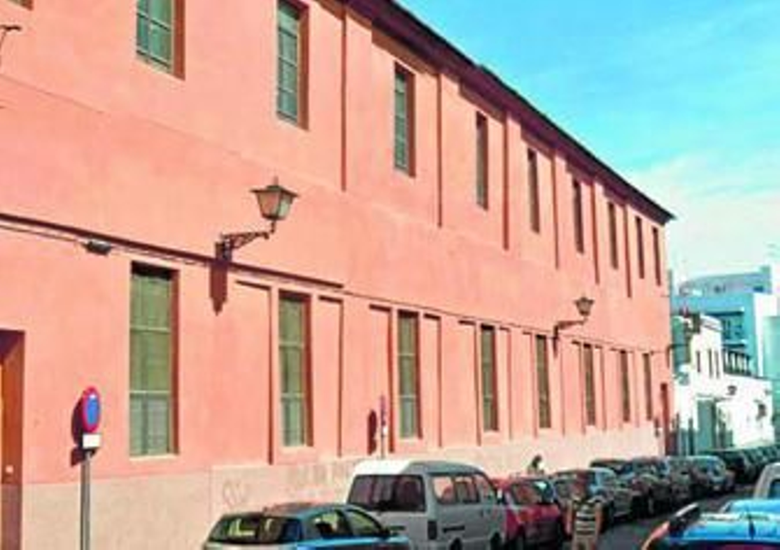 El antiguo Conservatorio de Becas se propone como colegio provisional.