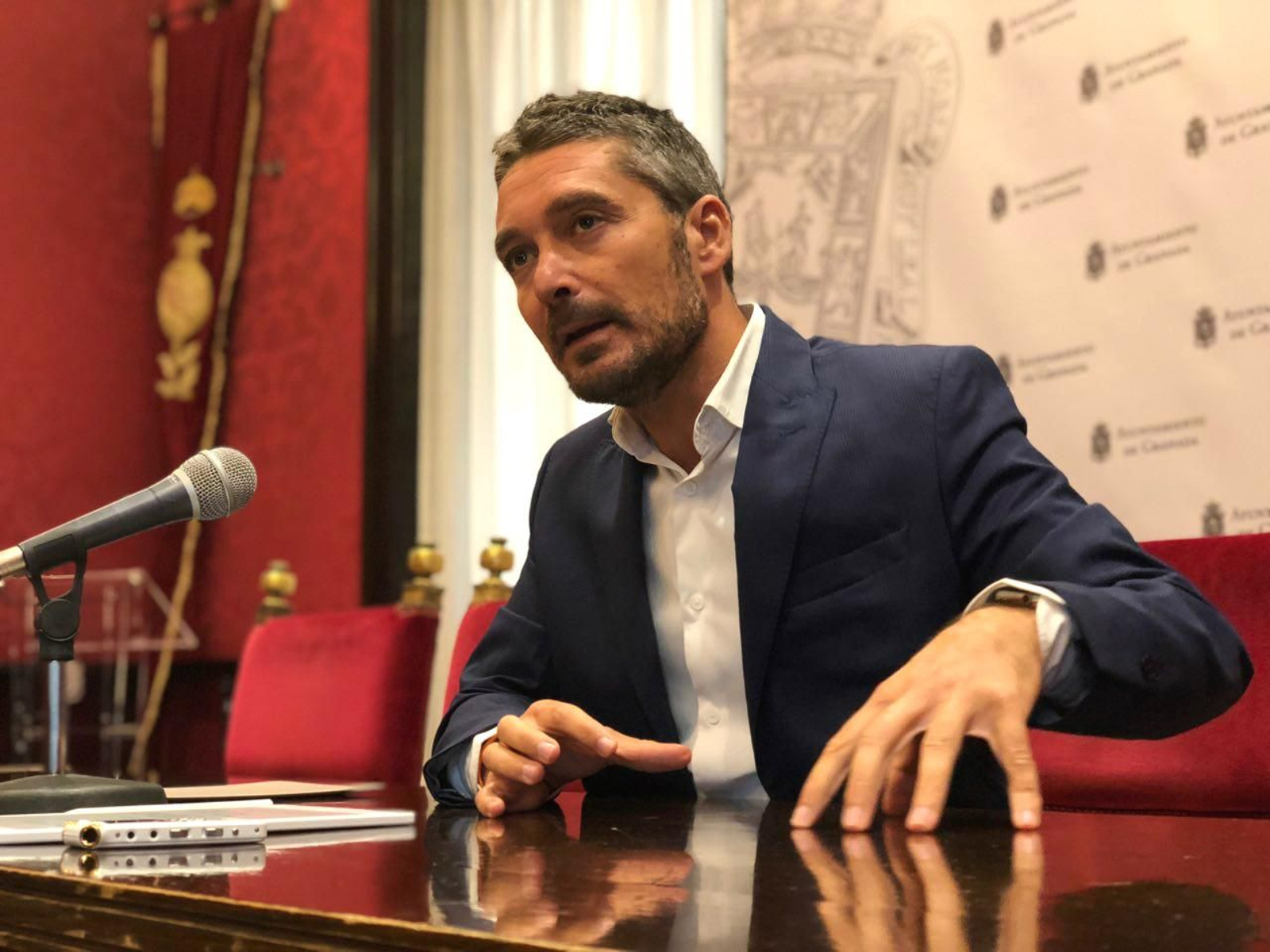 El concejal Olivares (Cs) ya pide abiertamente al alcalde de Granada que deje el cargo