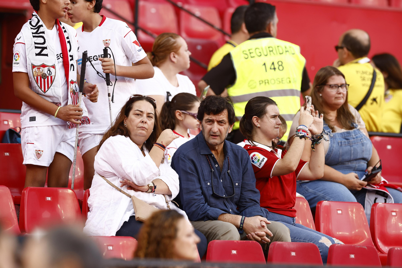 Búscate en las fotos del Sevilla-Valencia