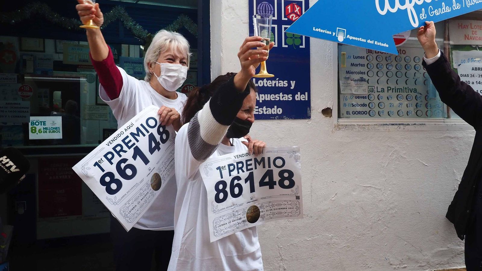 Los brindis se sucedieron ayer en pleno centro de Ayamonte