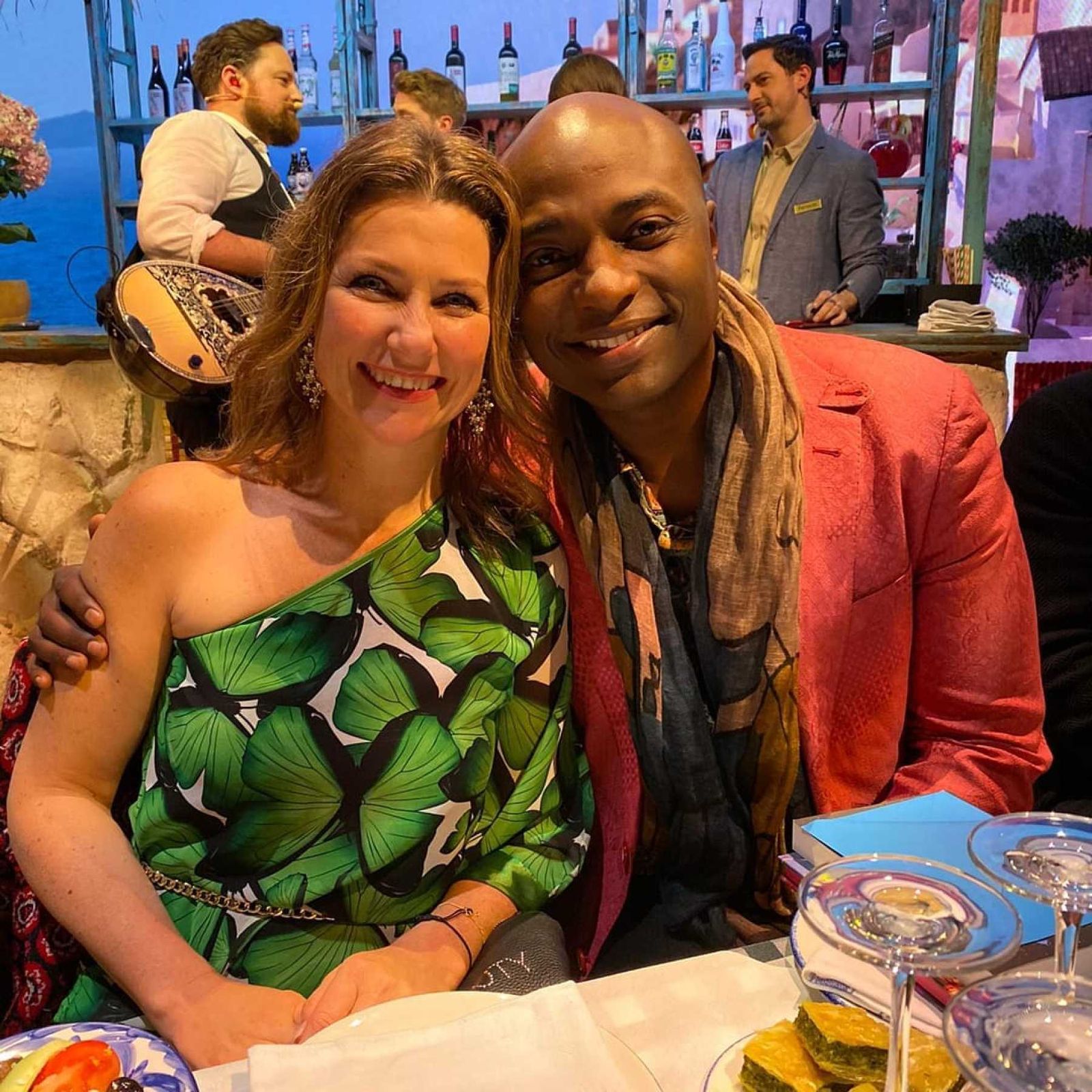 La hija de los reyes Harald y Sonia con su actual pareja, el chamán Durek Verret.