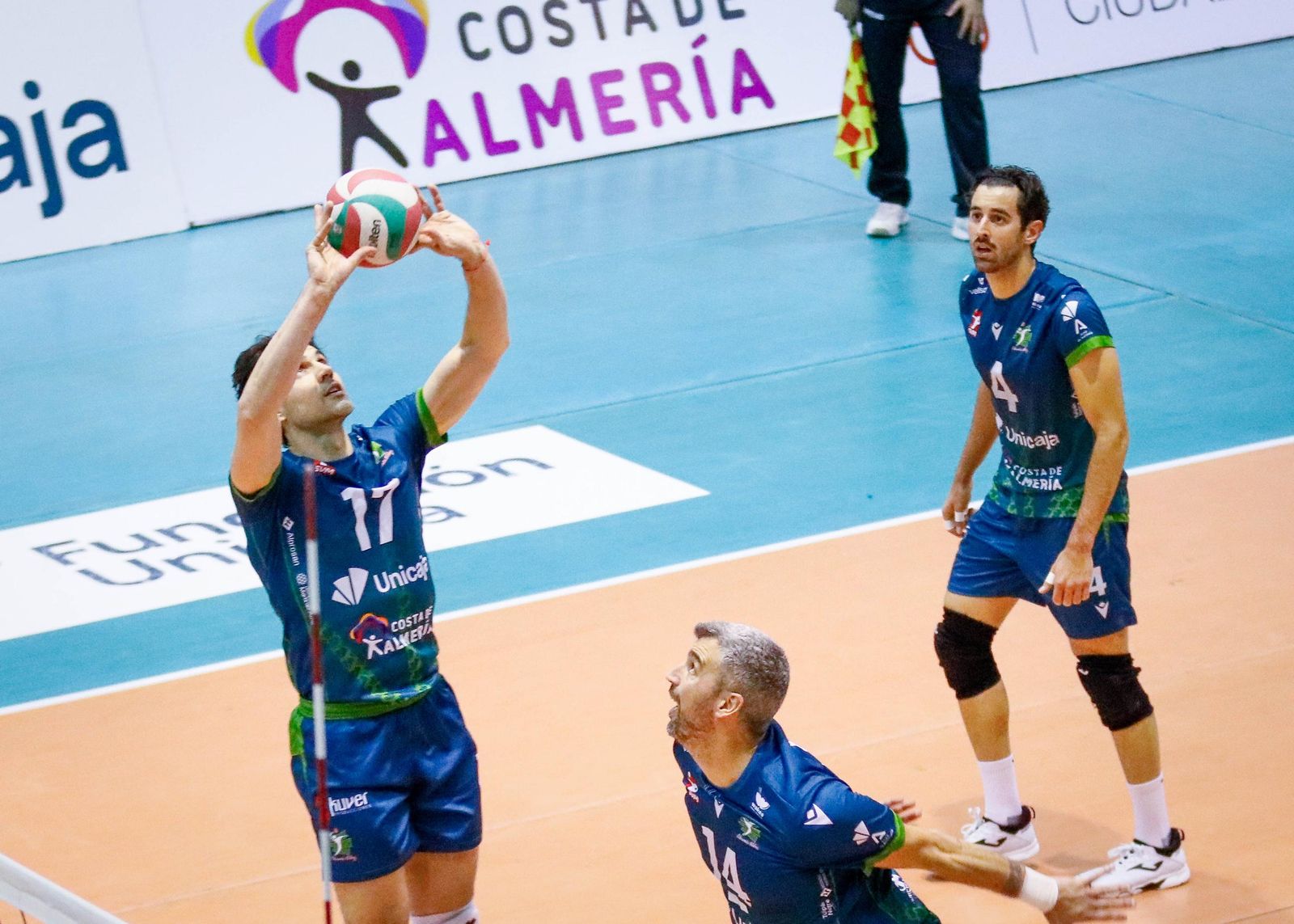 Las imágenes del Unicaja Costa de Almería-Leleman Conqueridor, primer partido del play off por el título de Superliga en Almería