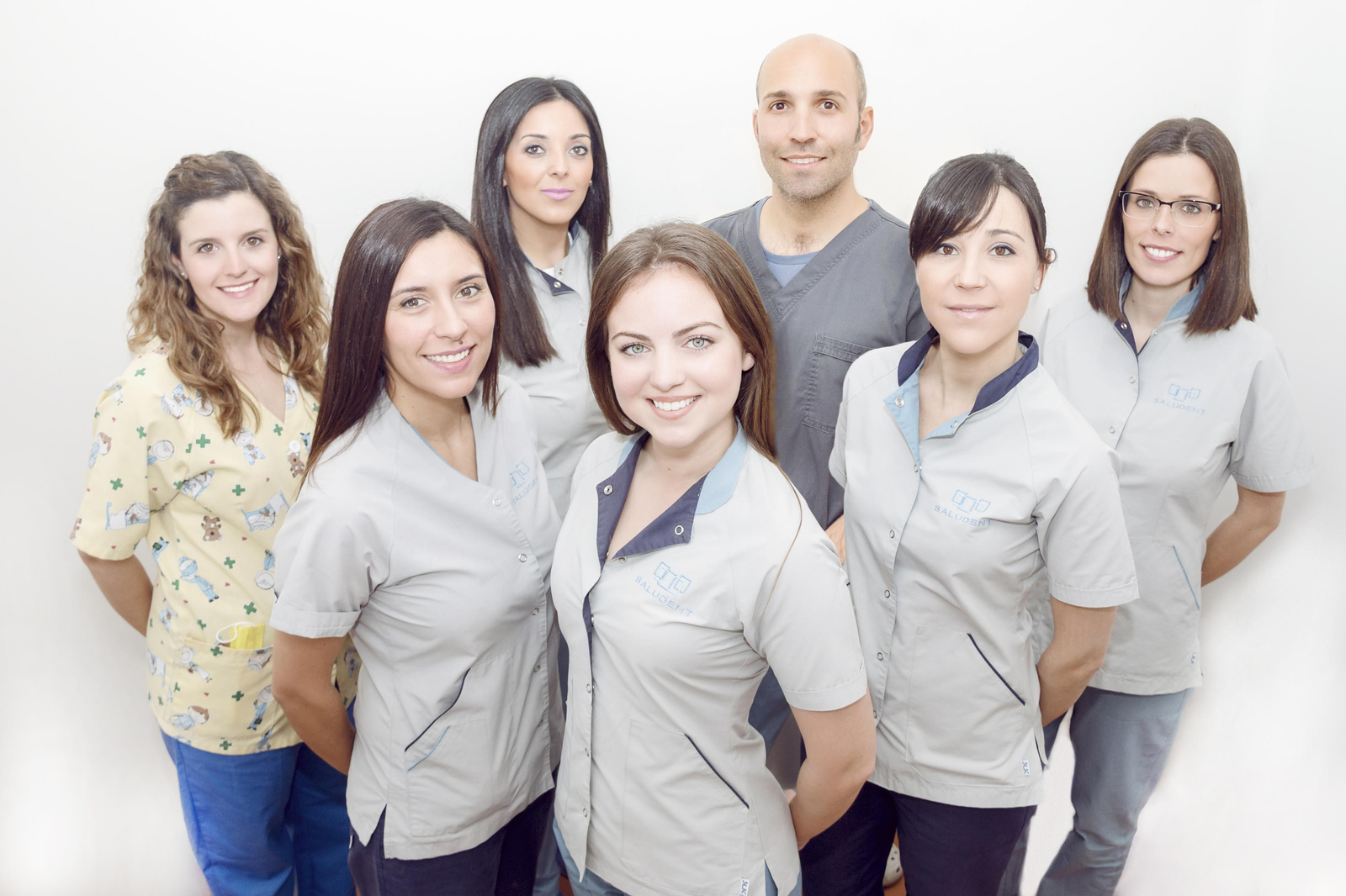 El equipo de Clínica Saludent.