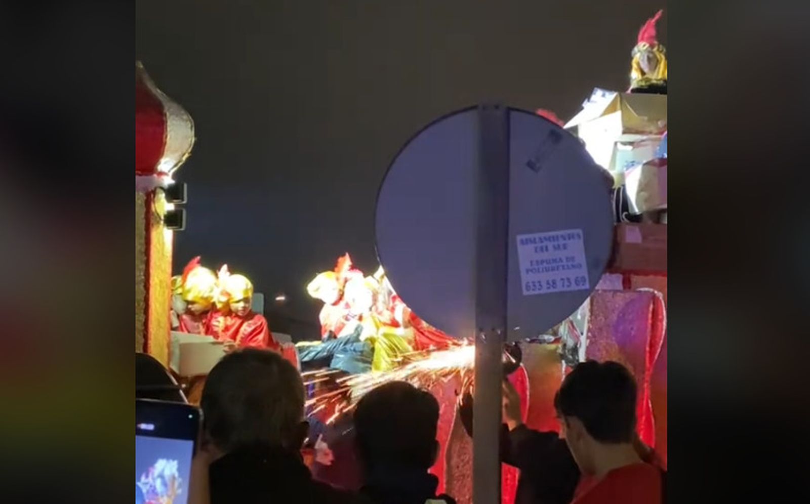 Incidente con una señal de tráfico en la Cabalgata de Bormujos