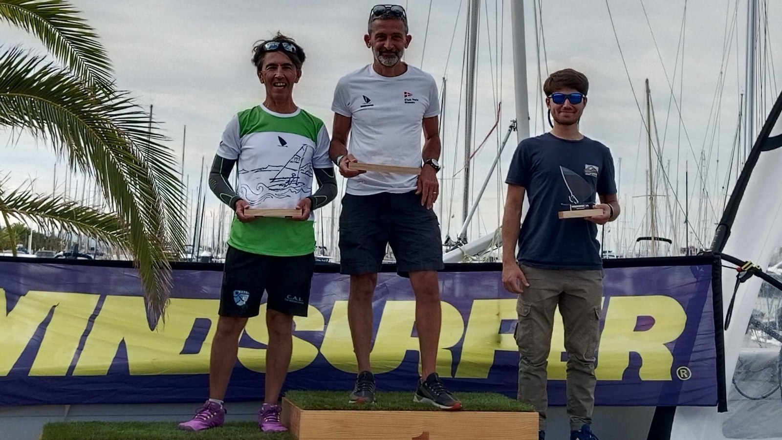 El linense Nacho Pérez Lago, en el podio de Valencia.