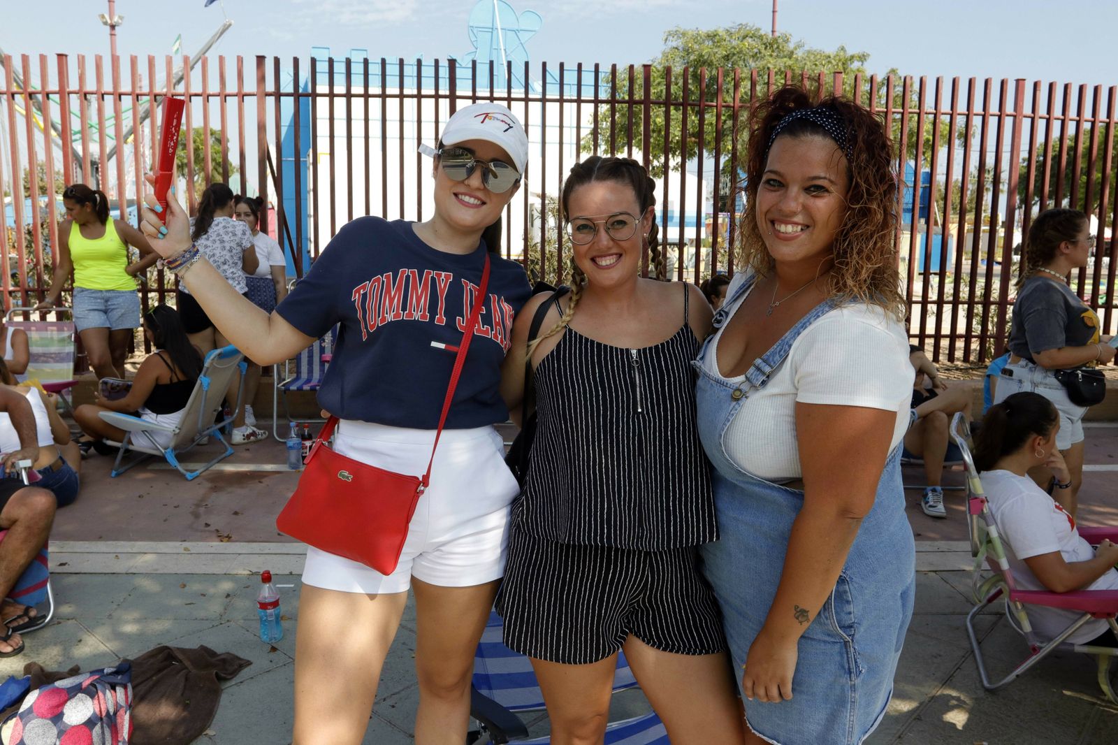 Fotogalería de los fans que esperan en cola para el concierto de David Bisbal