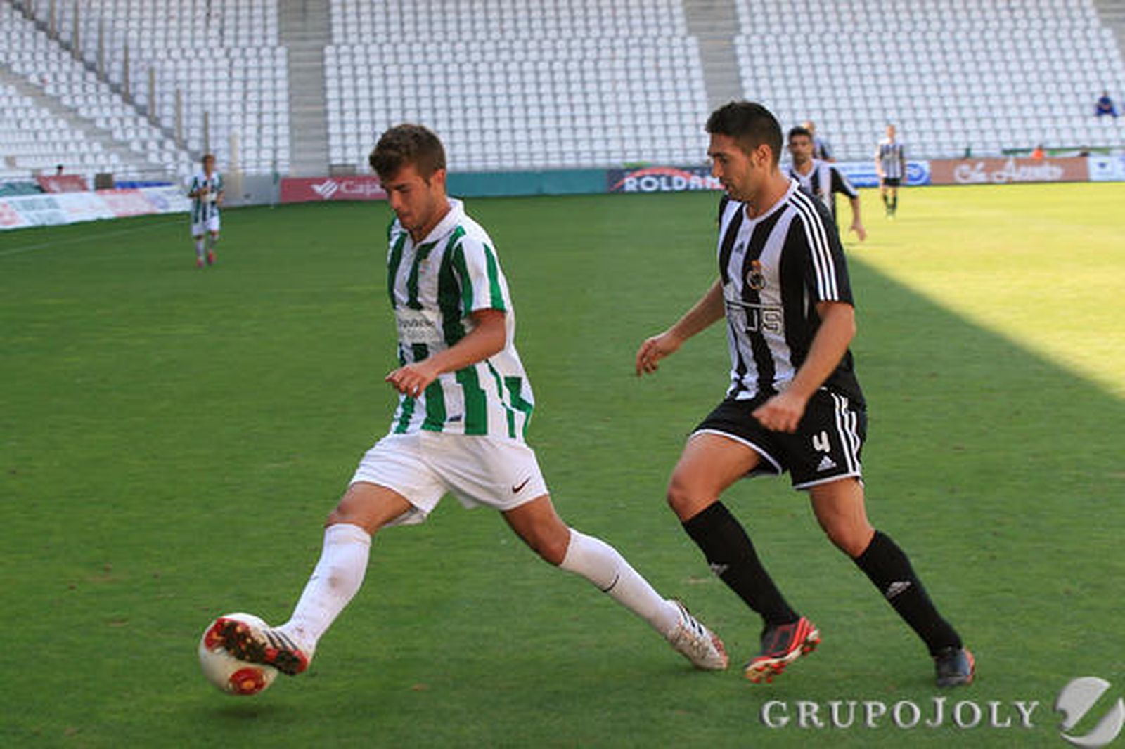Los linenses enlazan en Córdoba su segundo triunfo fuera de casa (1-2)

Foto: Oscar Barrionuevo