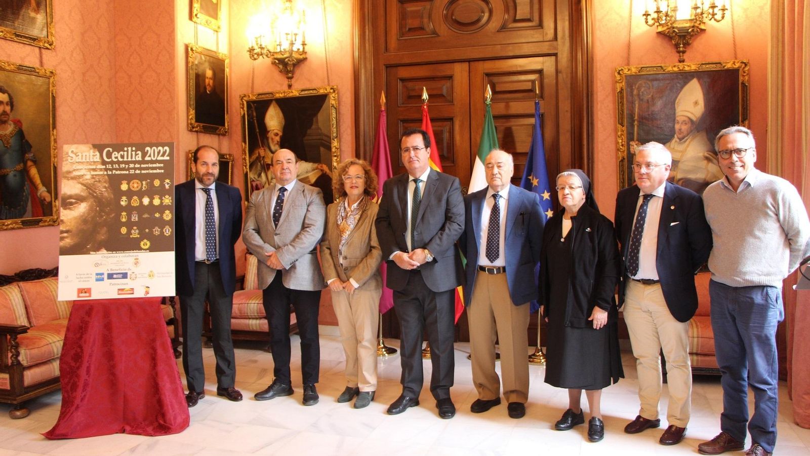 Representantes de las entidades colaboradoras posan durante el acto de presentación de Santa Cecilia 2022