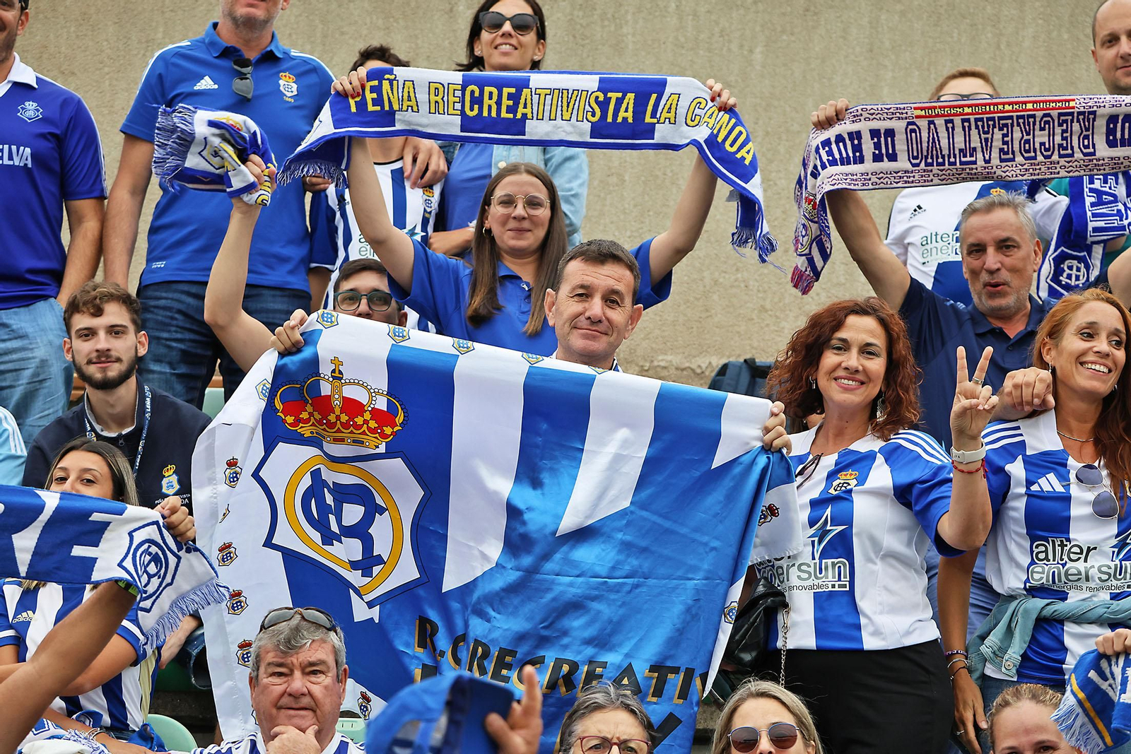 Búscate en las gradas del Betis Deportivo-Recreativo de Huelva