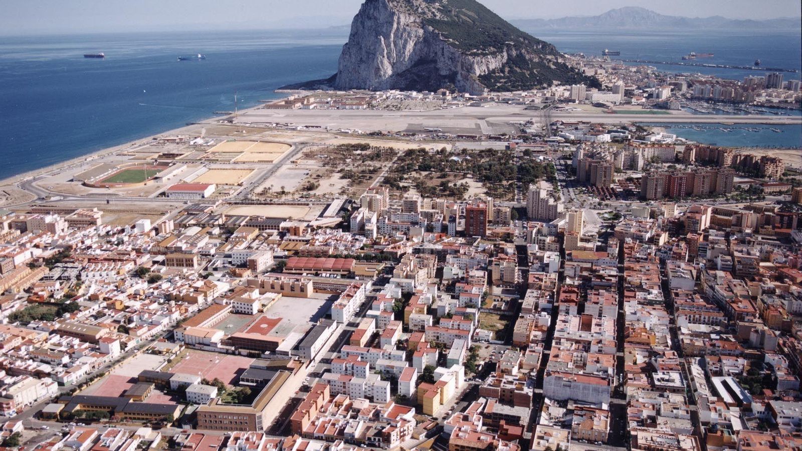 Una panorámica de la ciudad de La Línea
