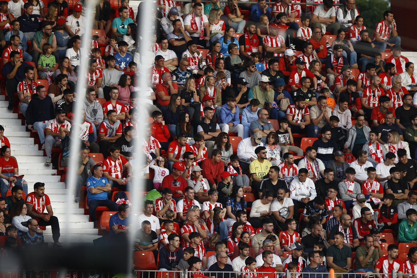 Búscate en las fotos del partido U.D. Almería-Granada C.F.