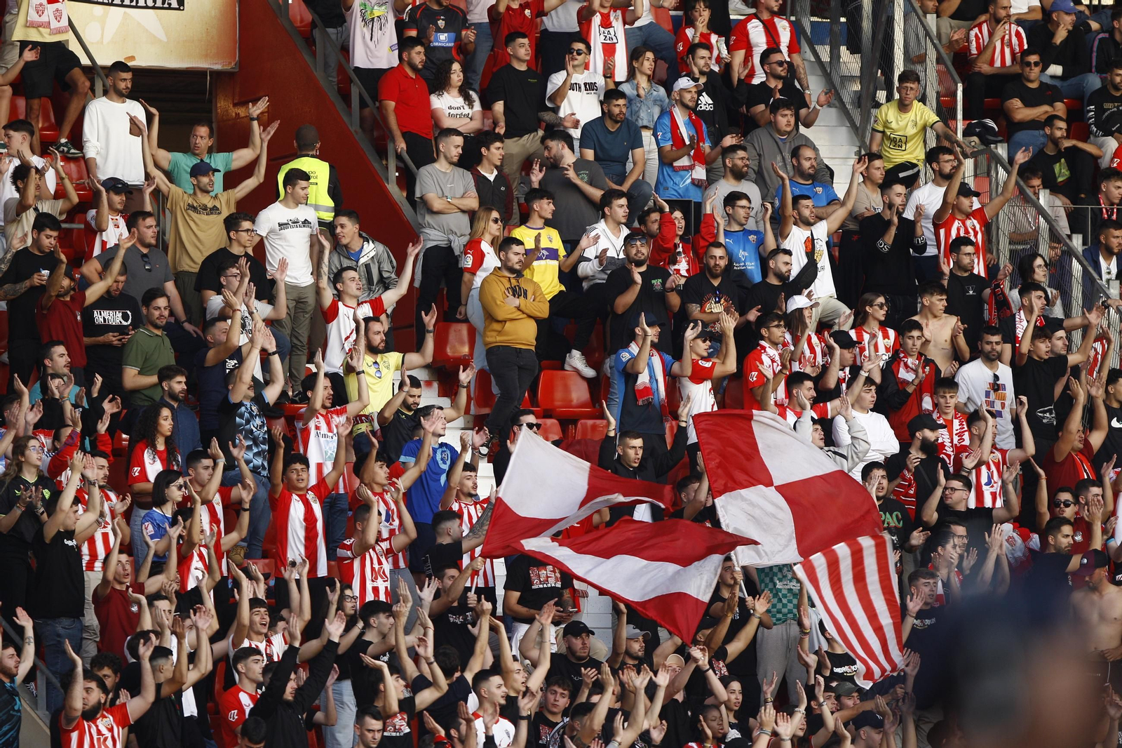 Búscate en las fotos del partido U.D. Almería-Granada C.F.