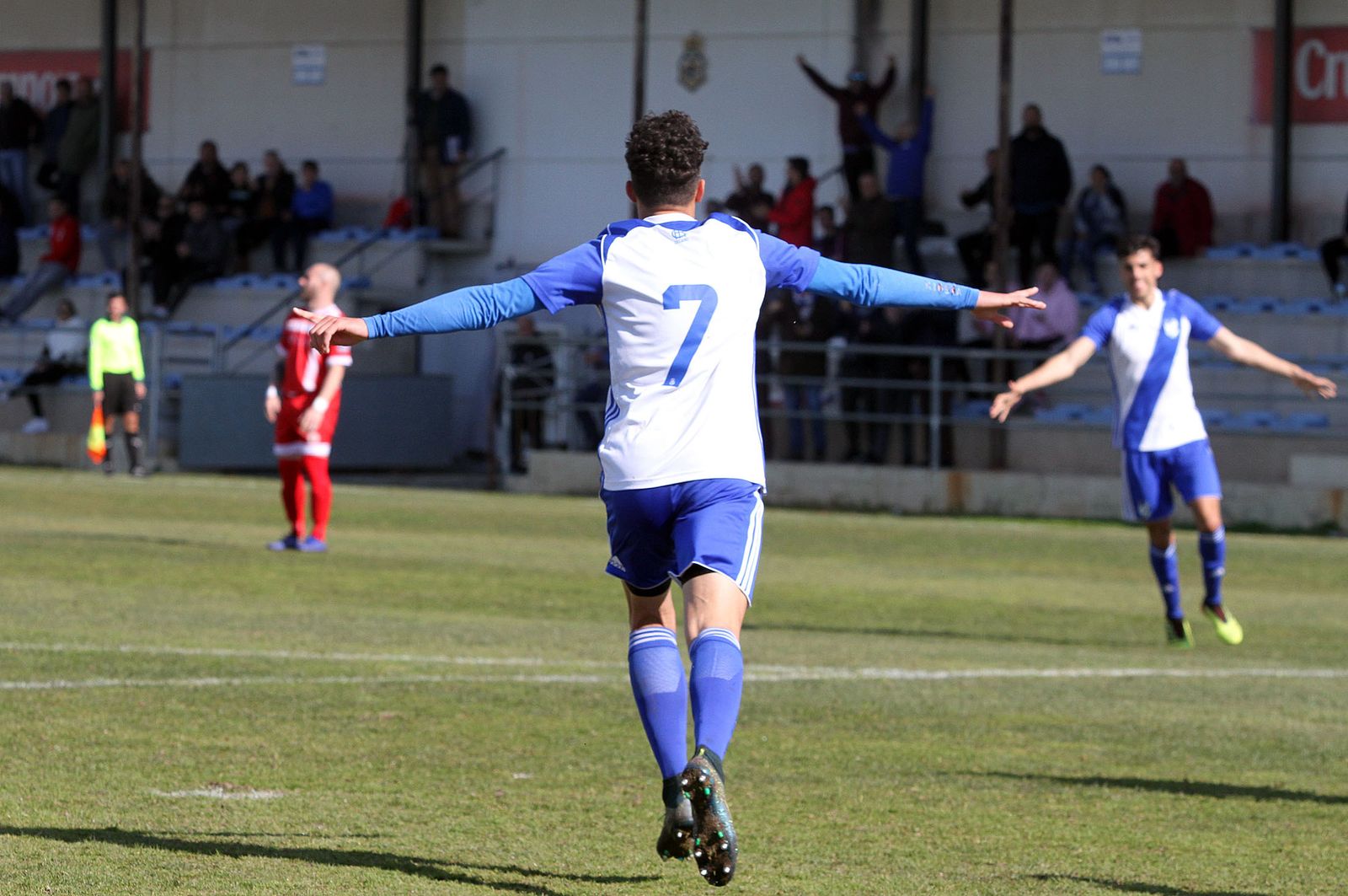 El Atlético Onubense festeja uno de los goles conseguidos esta temporada en casa.