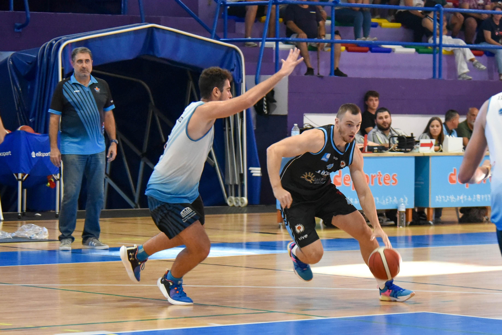 Las fotos de la semifinal de la Copa Diputación de baloncesto: ULB-Cimbis