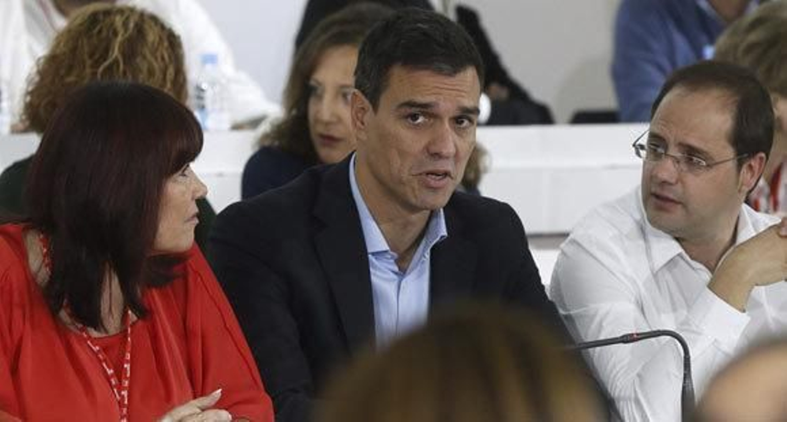 Los barones apoyan a Sánchez ante el fichaje de Lozano y Díaz guarda silencio