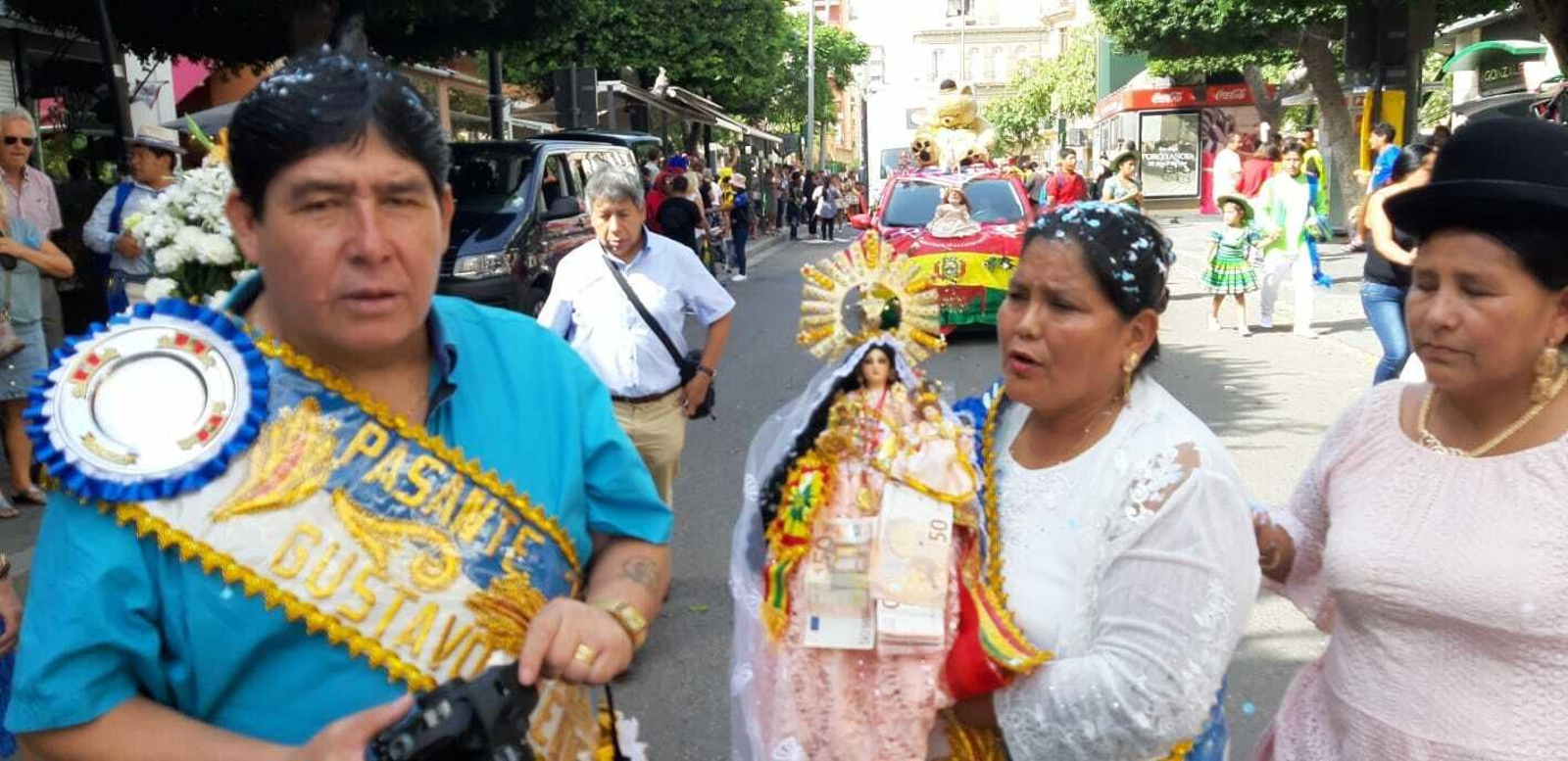 La Virgen de la Urkupiña tiene una antigüedad de más de tres siglos y un gran valor para los devotos bolivianos.