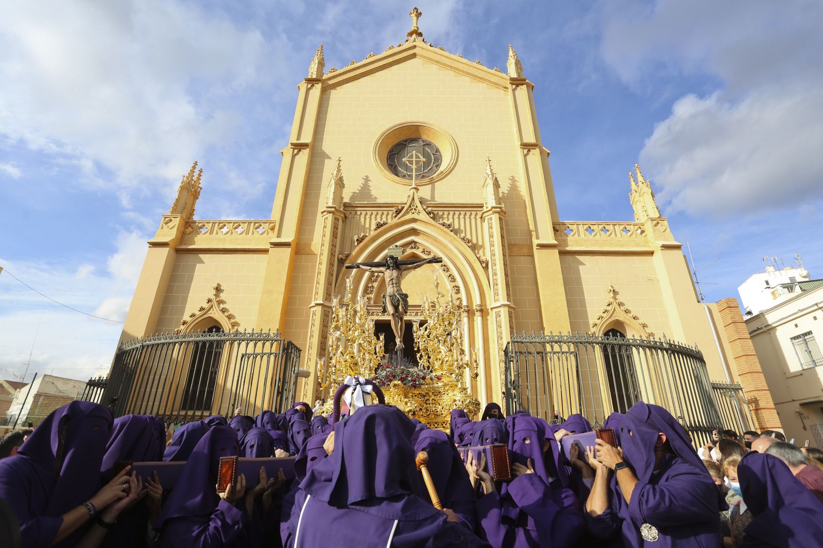 Salida de la hermandad de la Salud, este pasado sábado, durante la procesión Magna.
