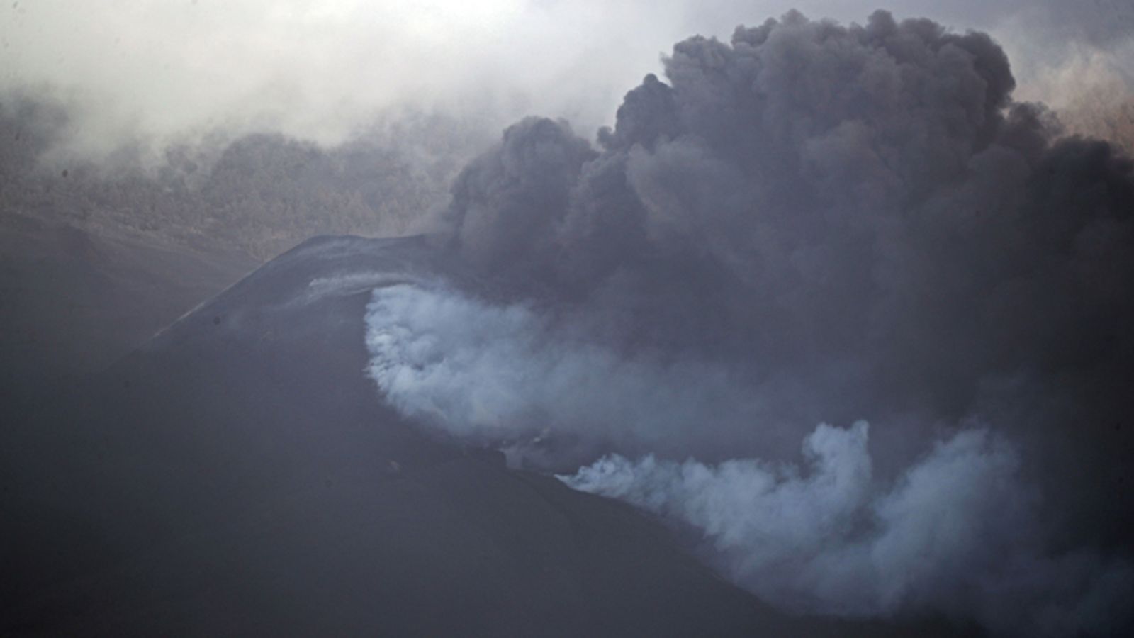 Aspecto del volcán de Cumbre Vieja este pasado domingo.