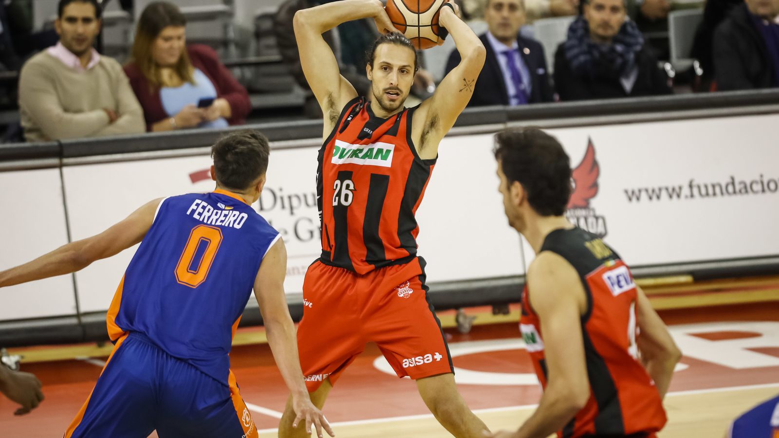 Carlos de Cobos volvió a marcar el ritmo del equipo