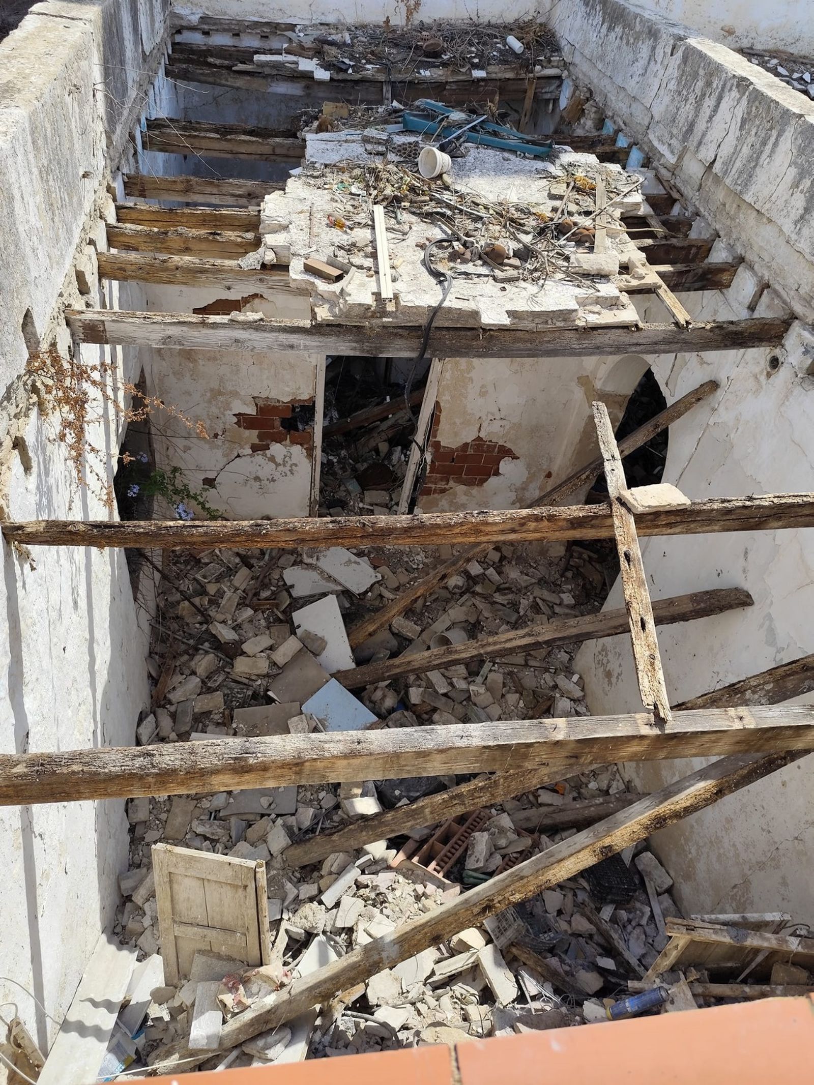 La casa en la que se denuncia la presencia de ratas en Isla Cristina.