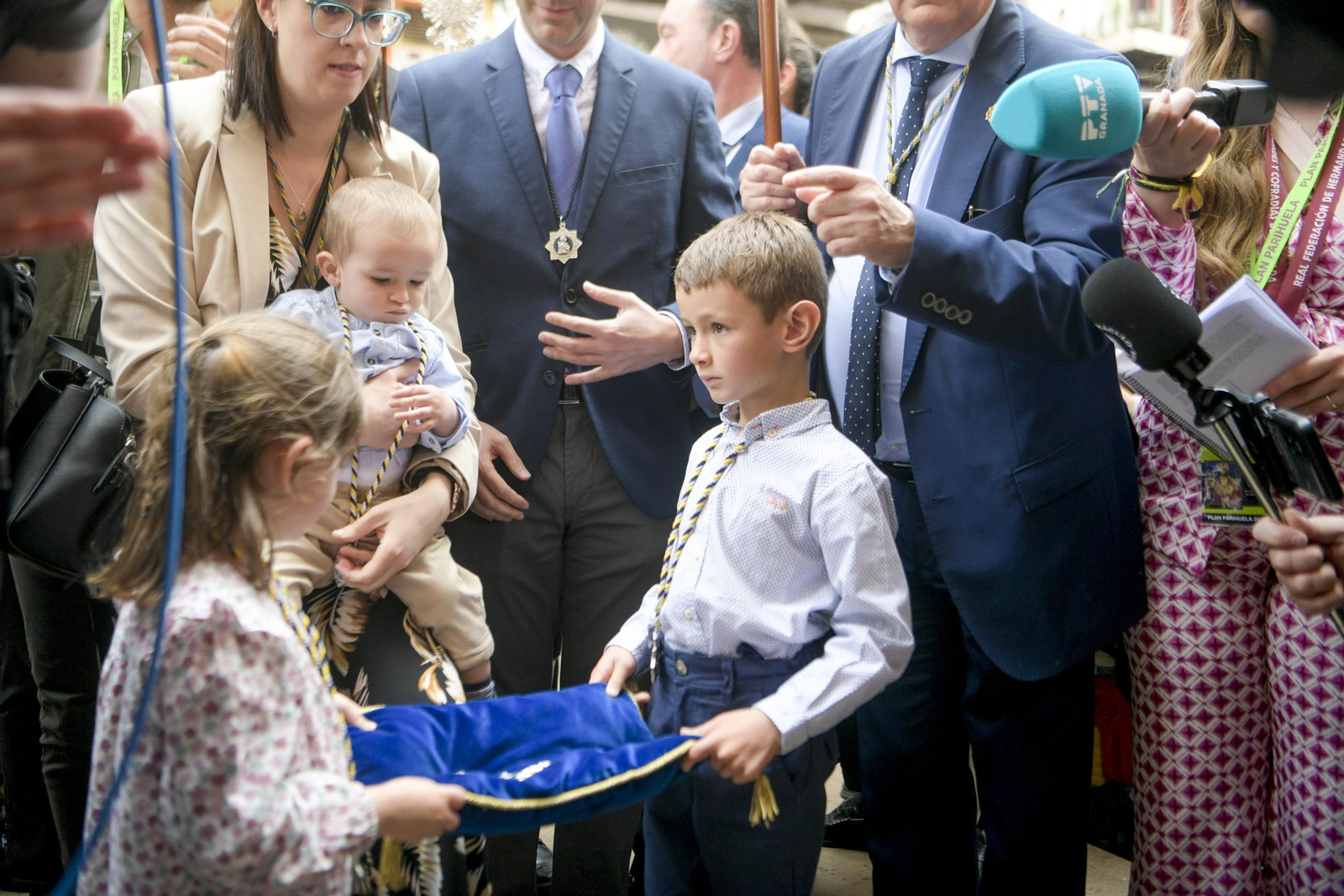 Así vivió Granada la salida de la Hermandad de la Borriquilla 2025