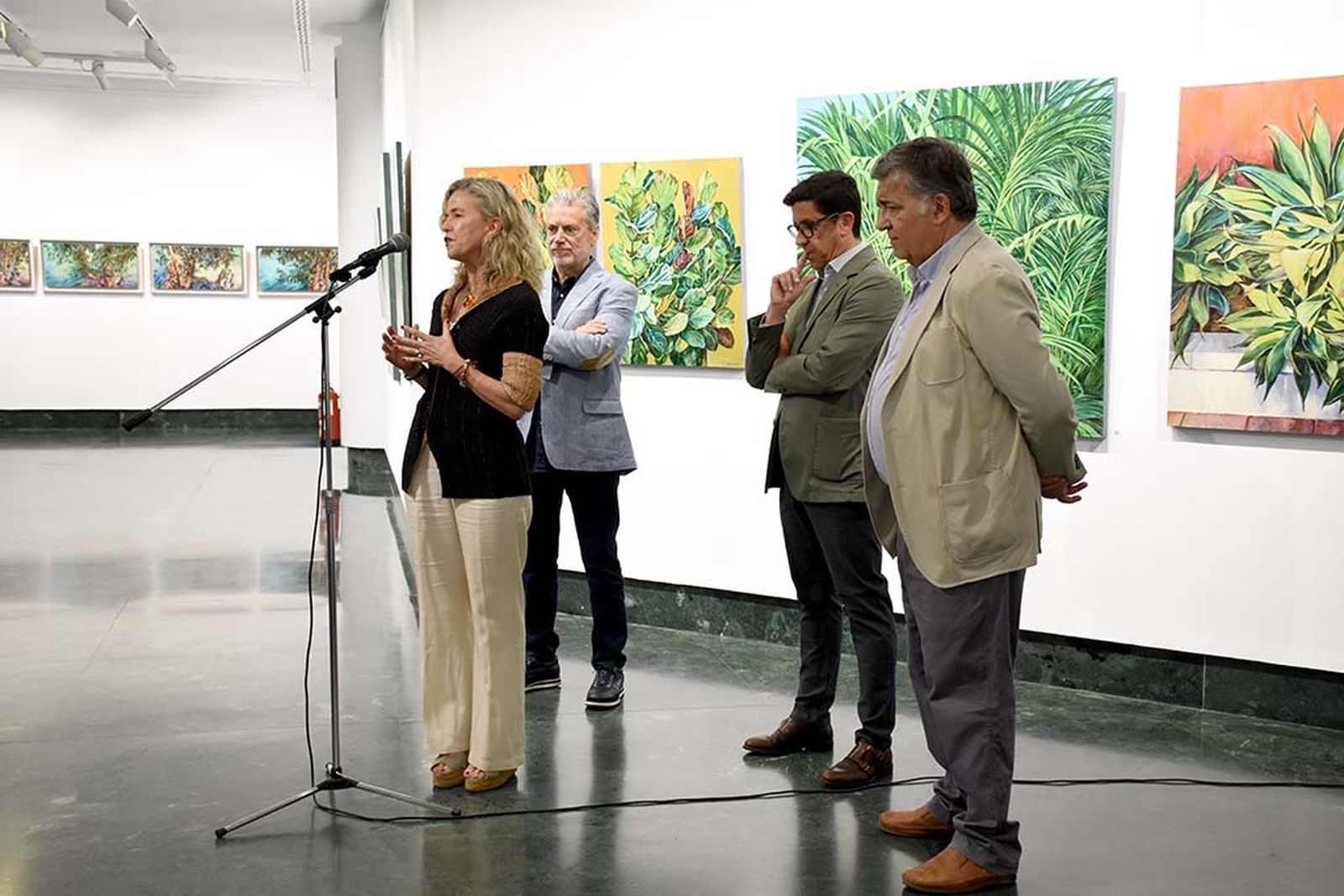 Inauguración exposición 'Naturaleza' del pintor ayamontino Juan Fernández.