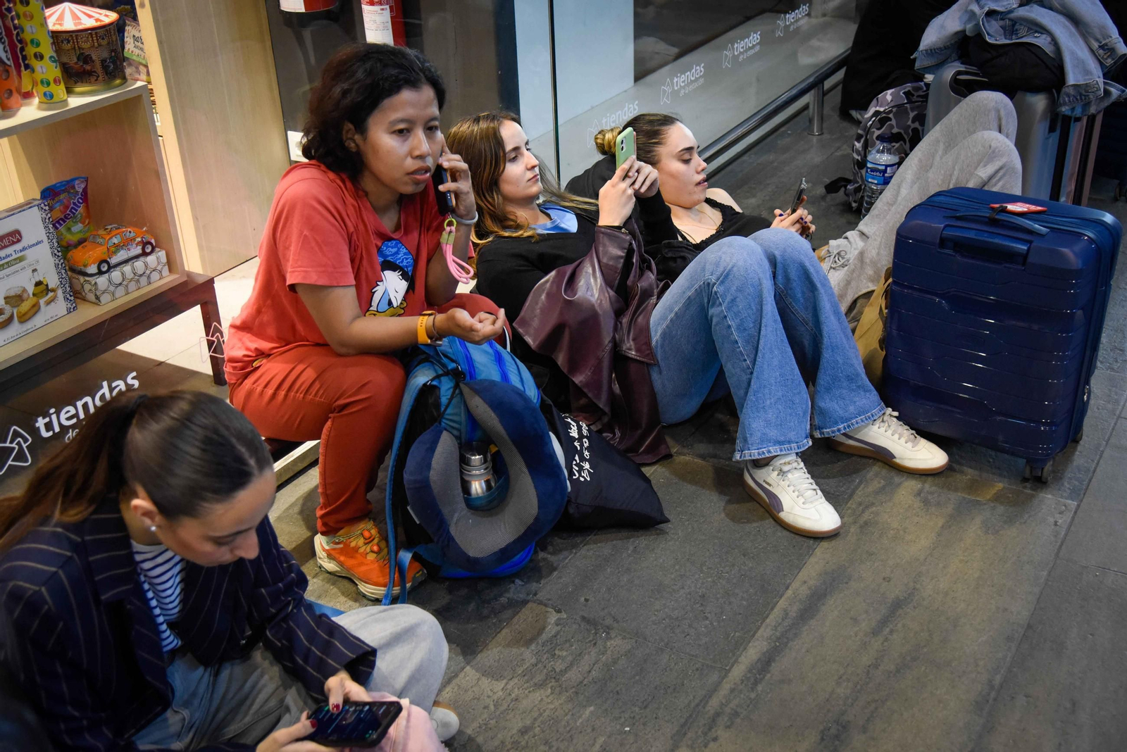 Caos en Santa Justa el día después del apagón