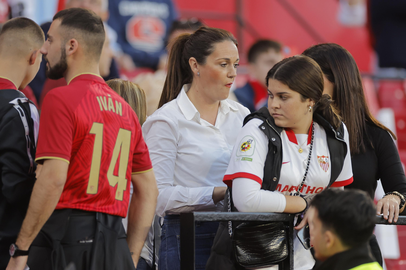 Búscate en las fotos del Sevilla-Betis