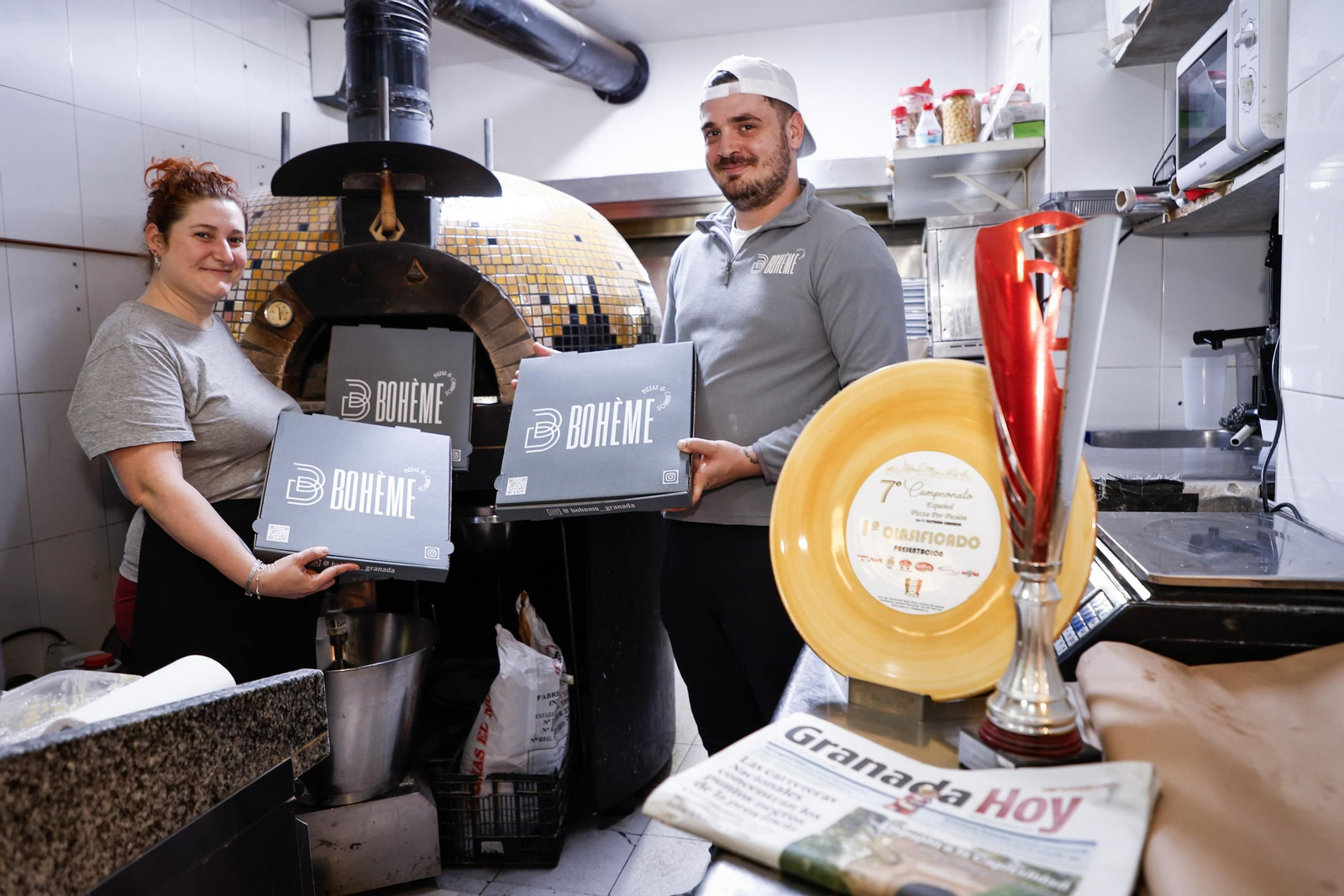 Fernando Cerrillo ha convertido a su pizzería y churrería en una de las mejores de Granada.