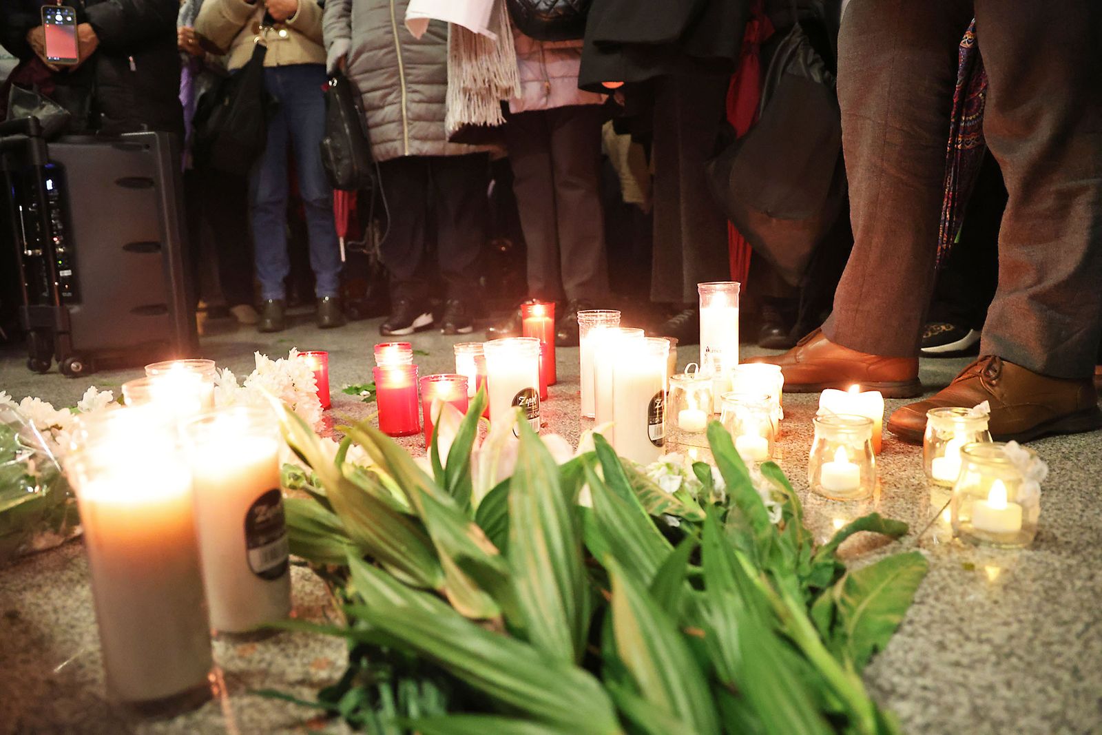 Las fotografías de la vigilia por los fallecidos en el accidente de tren  de Adamuz