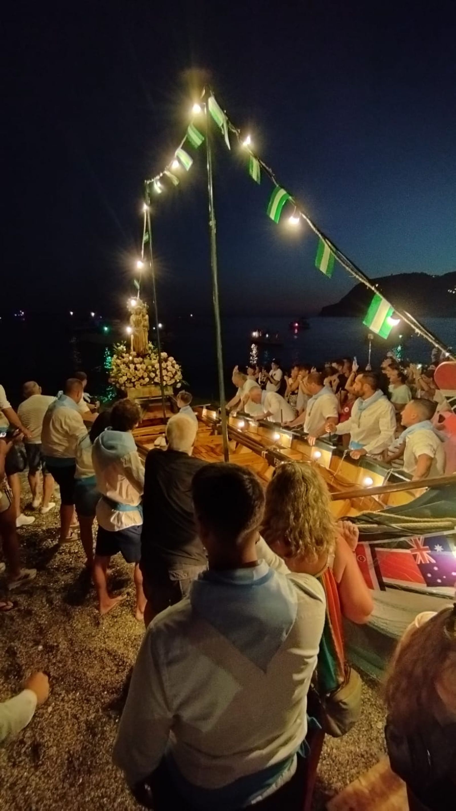Mar y Tierra: La Virgen del Carmen, también en la Herradura de Granada: las imágenes