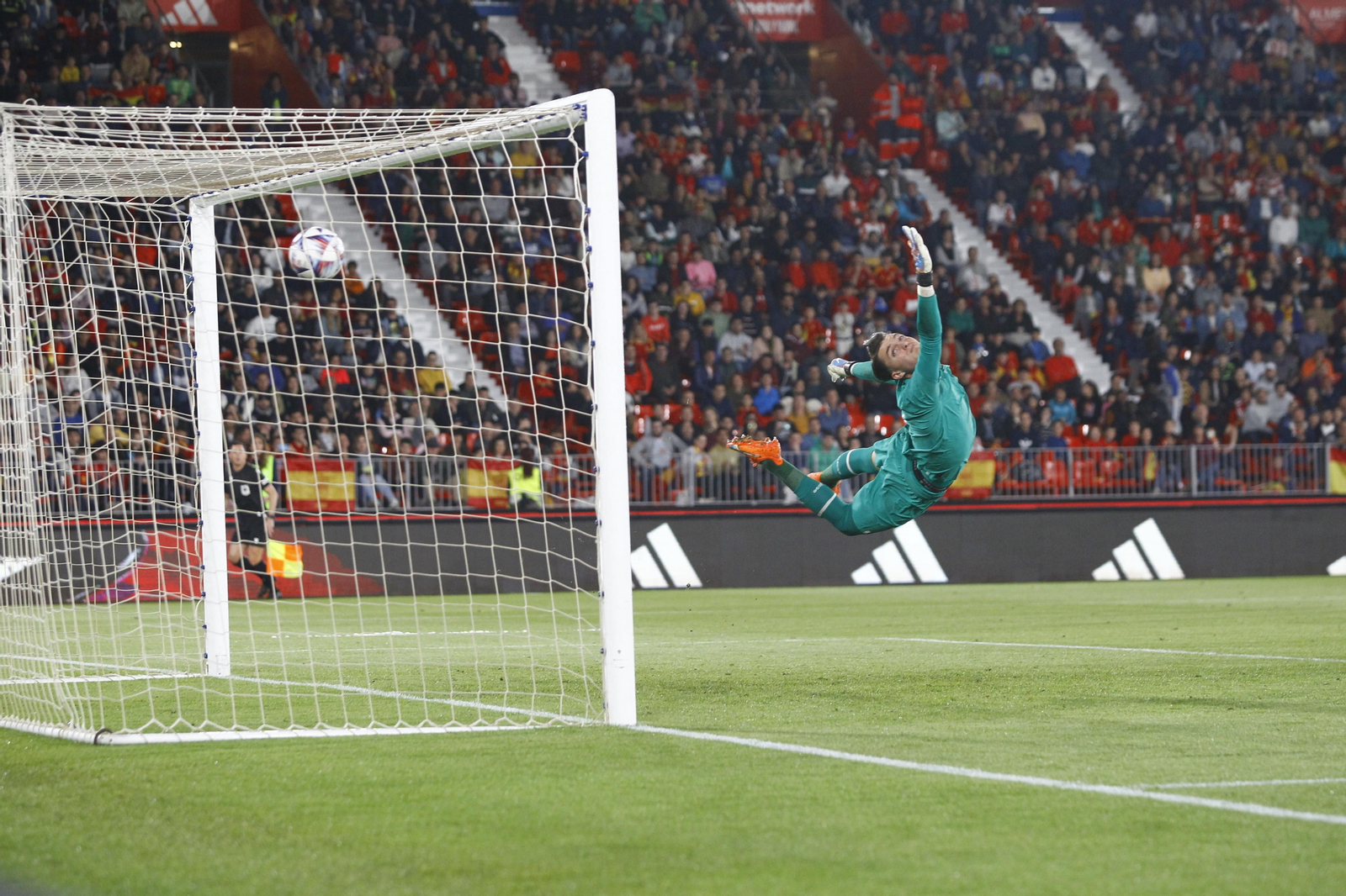 Imágenes del partido de fútbol amistoso entre las selecciones de España y Suiza Sub 21, disputado en Almería