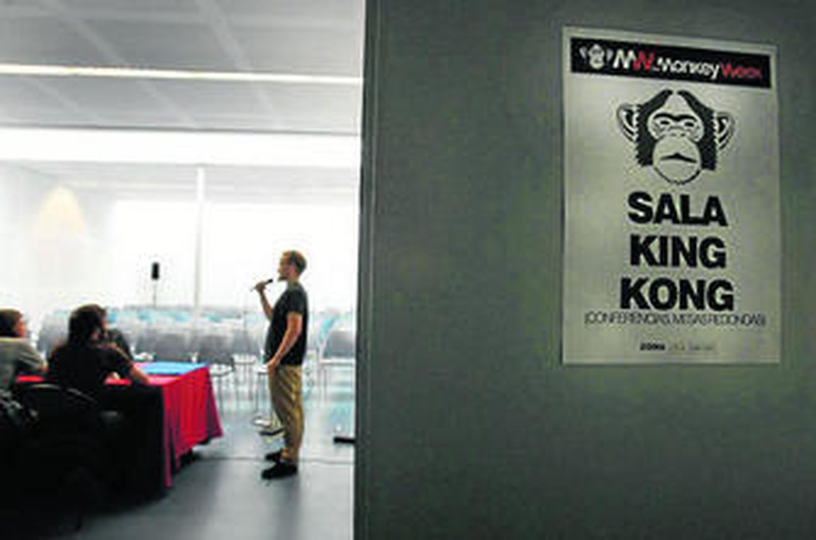 Una de las conferencias impartidas en el Festival Monkey Week en una pasada edición.