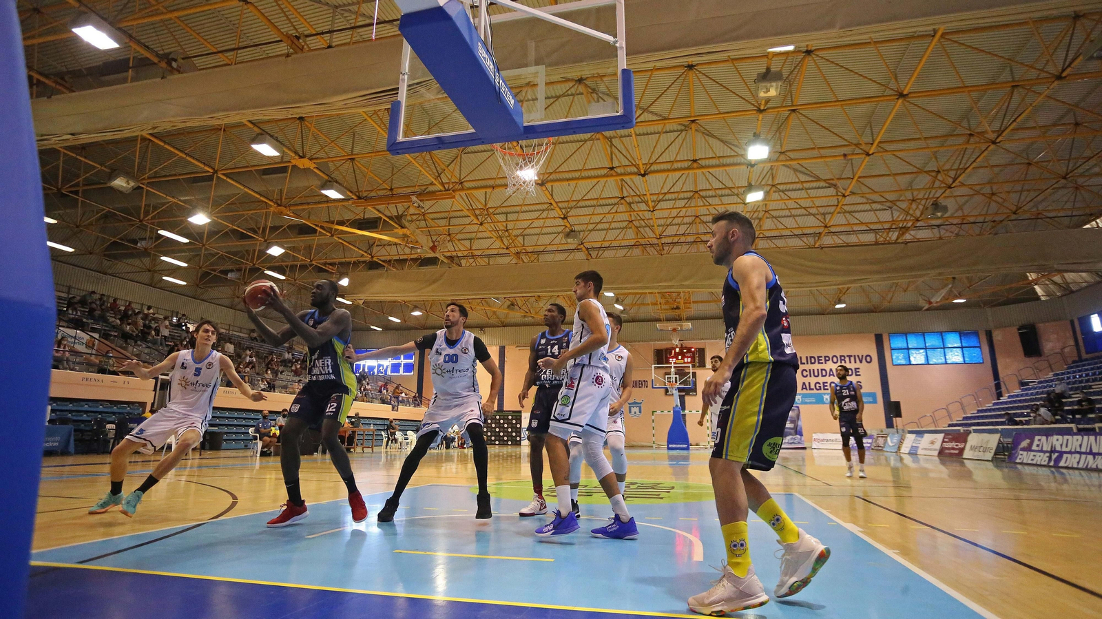 Las mejores fotos del UDEA - ULB de la Copa Diputación