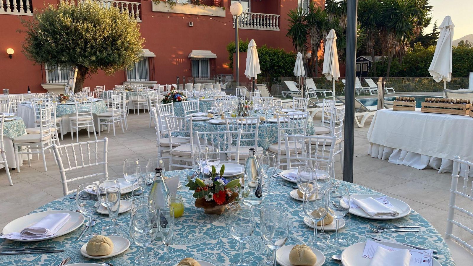 Zona exterior del hotel.