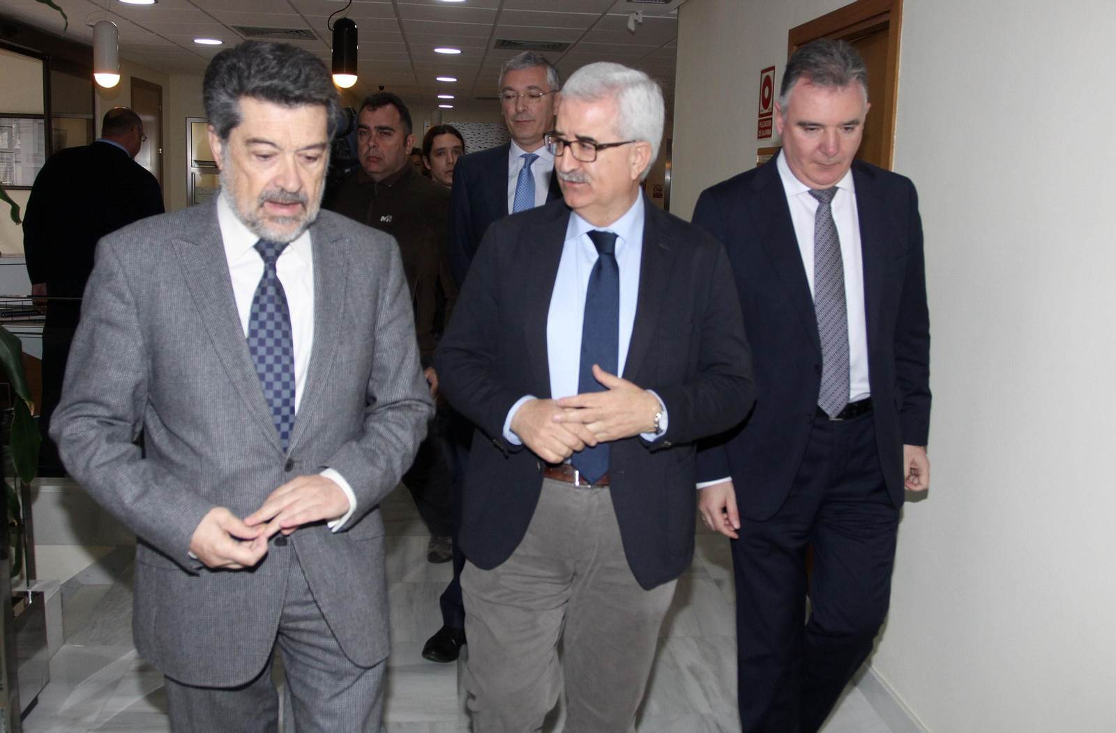 Javier Barrero junto a Jiménez Barrios en un encuentro en Huelva con Ignacio Álvarez-Ossorio detrás.