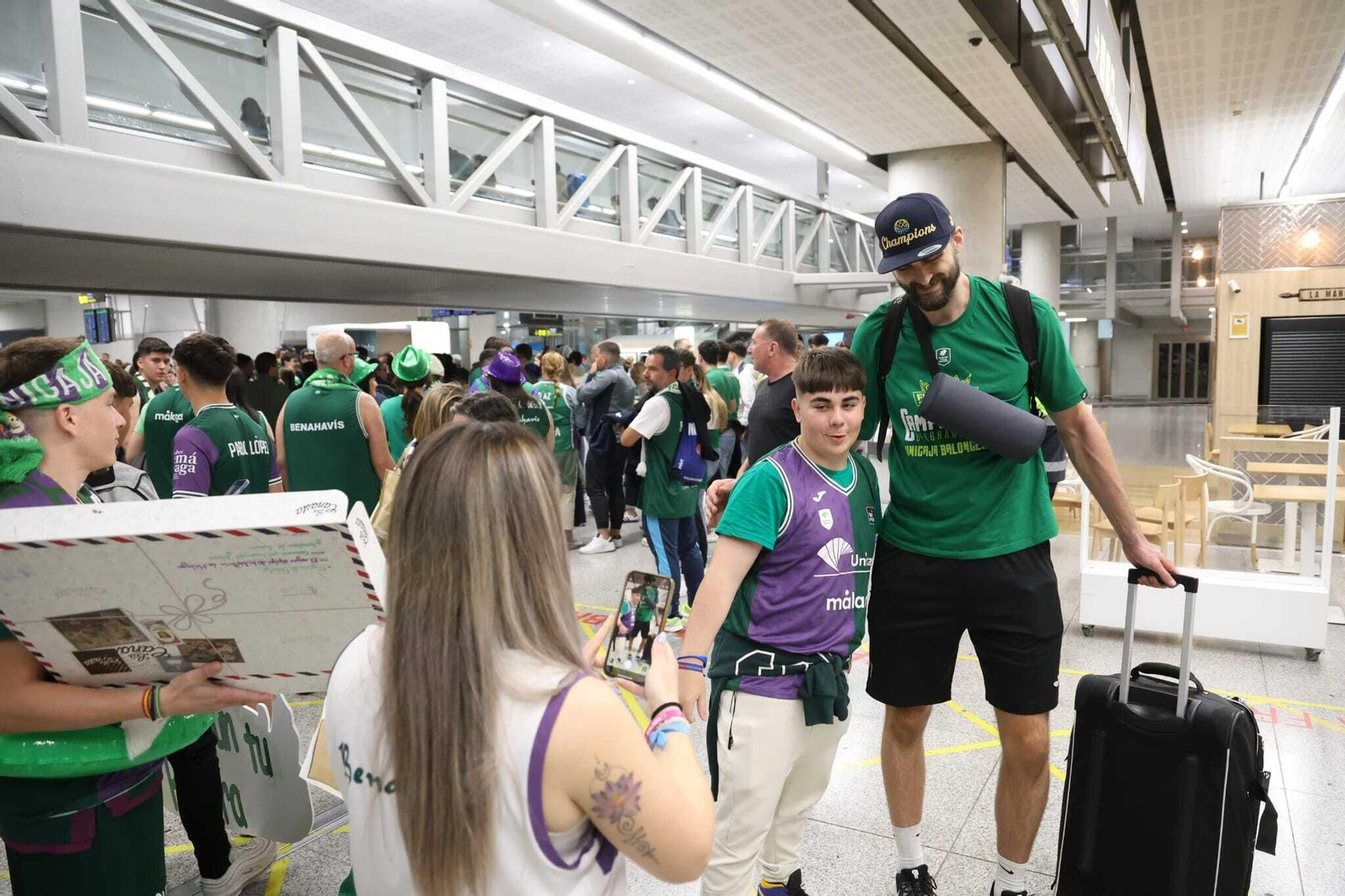 La llegada de los héroes de Belgrado, en imágenes