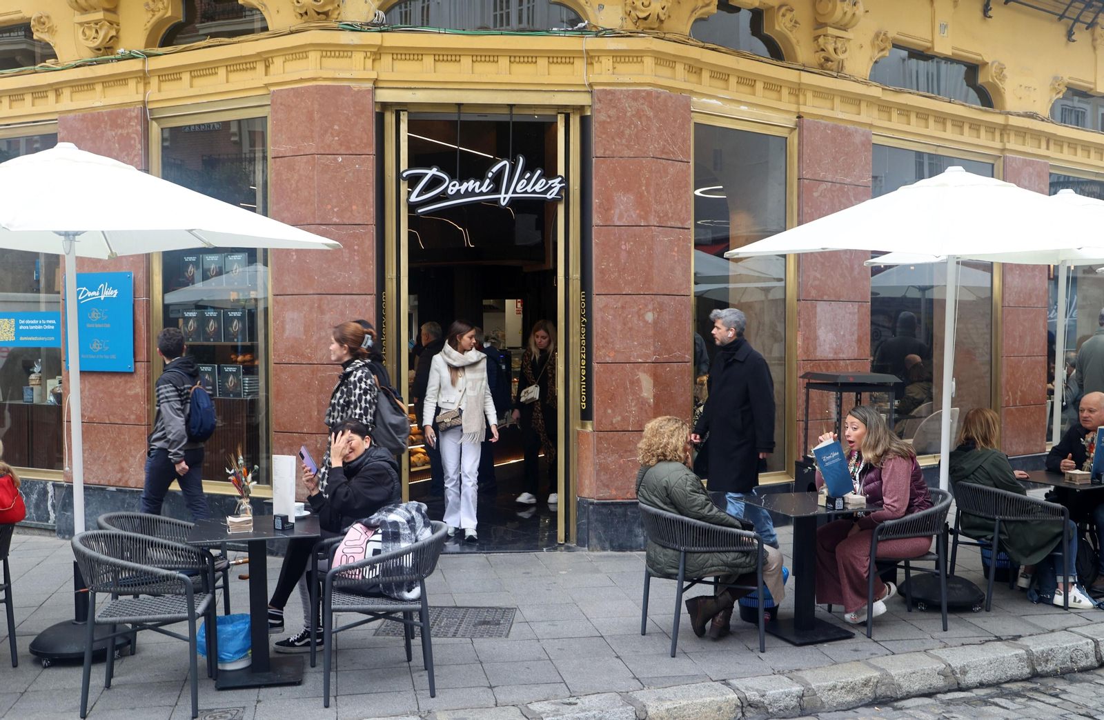 Entrada de Domi Vélez Bakery.