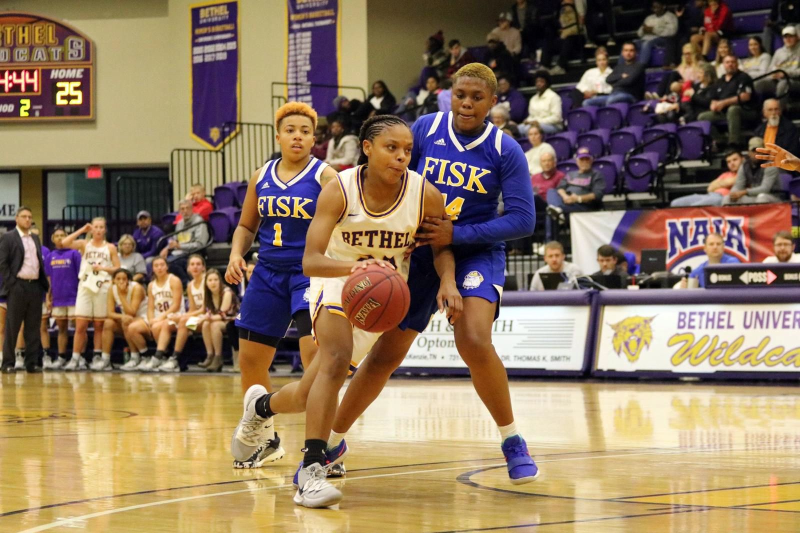 La escolta norteamericana Jani Crawford, en acción en un partido.