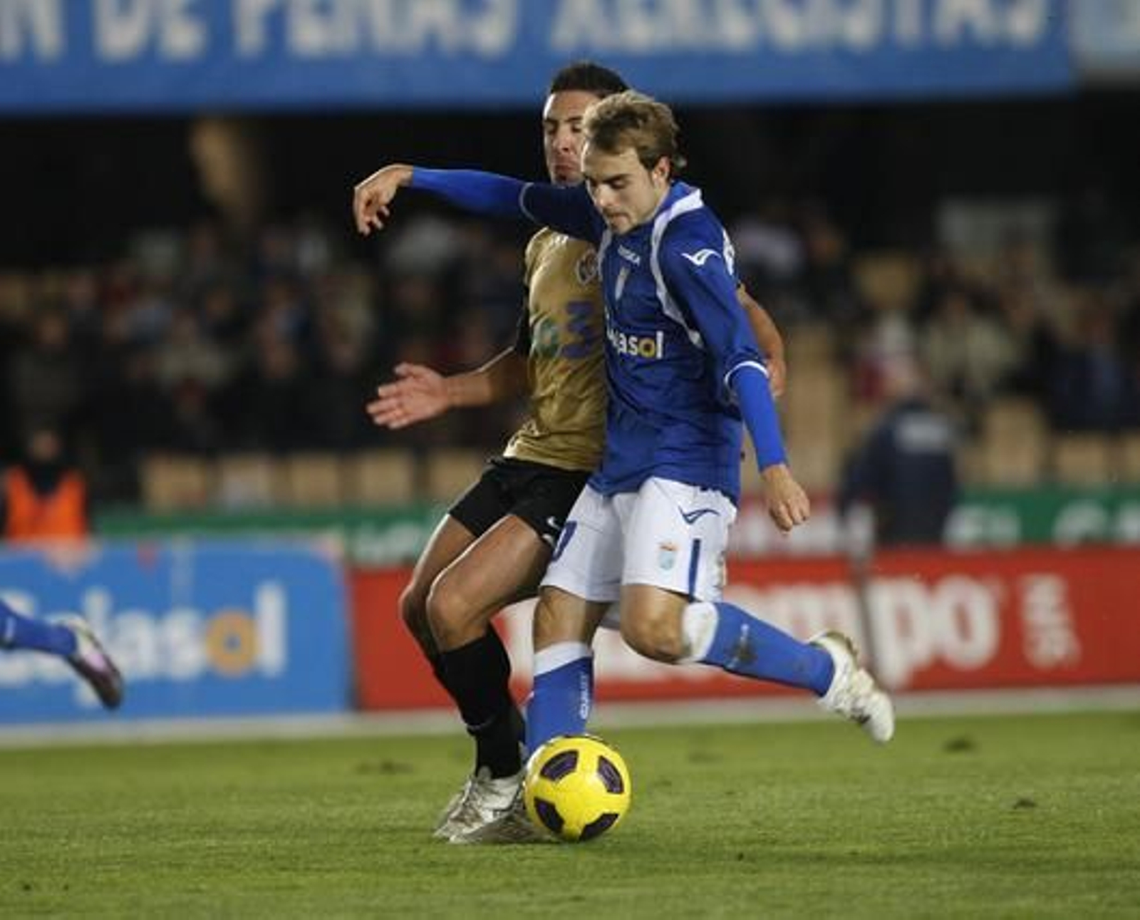 Font se dispone a lanzar a puerta. 

Foto: Juan Carlos Toro